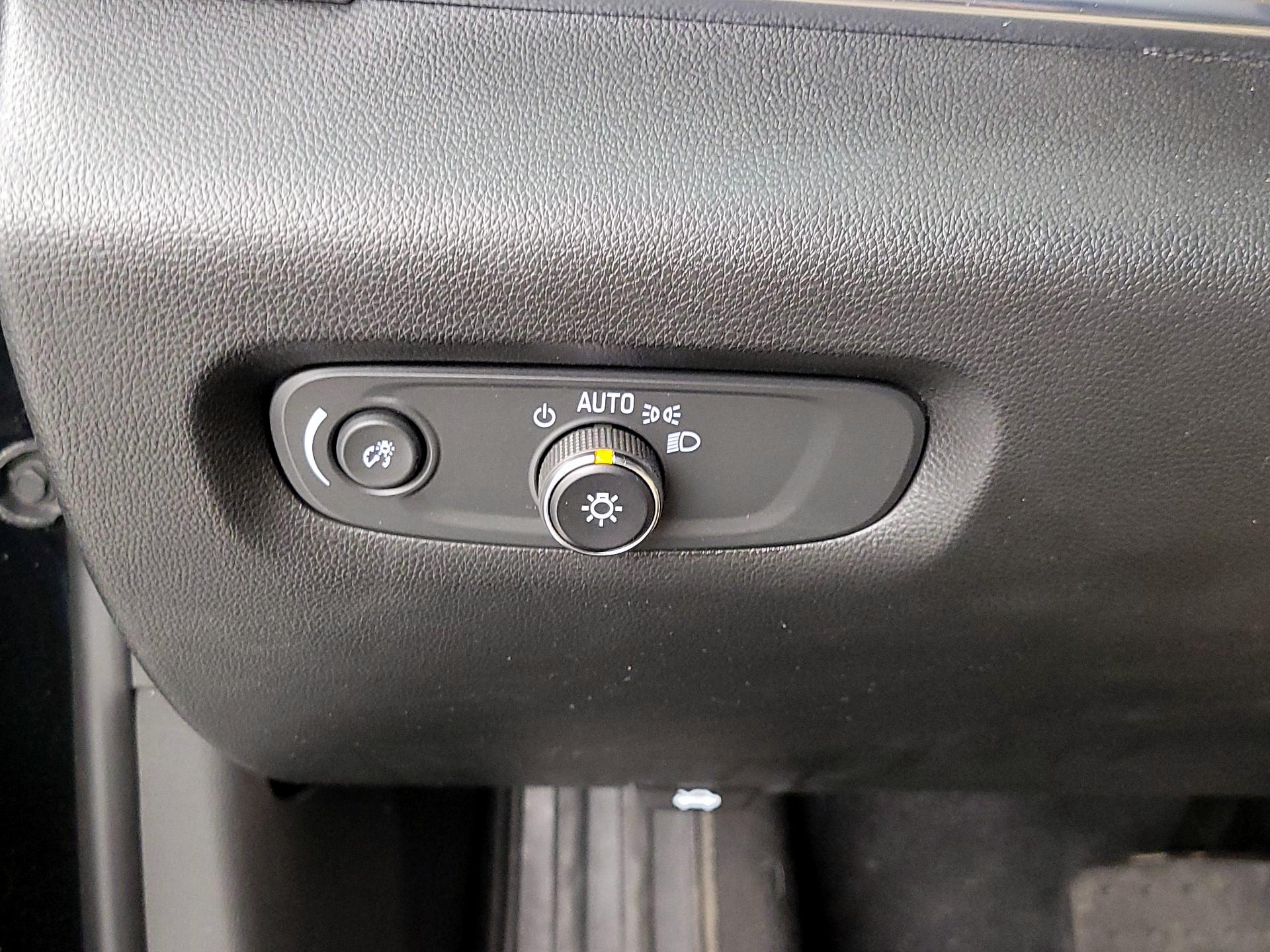 Thumbnail: 2023 Chevrolet Traverse - 13