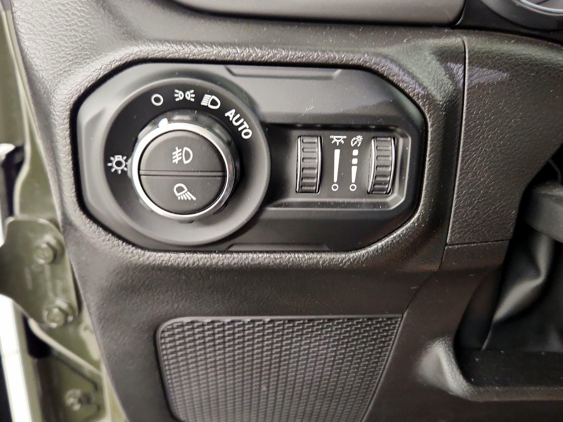 Thumbnail: 2022 Jeep Gladiator - 13