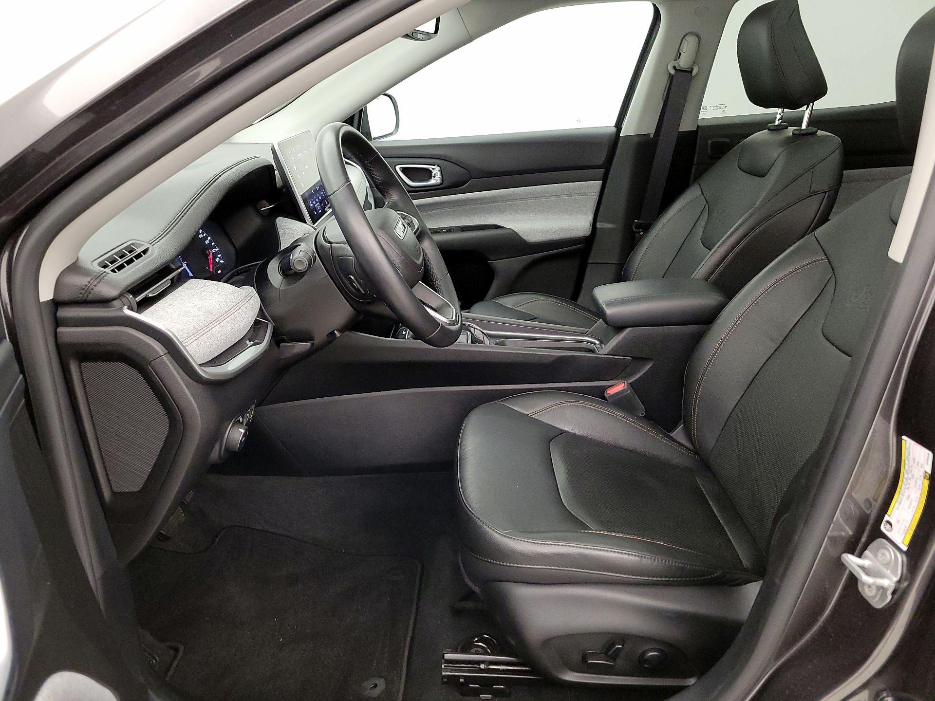 Thumbnail: 2022 Jeep Compass - 11