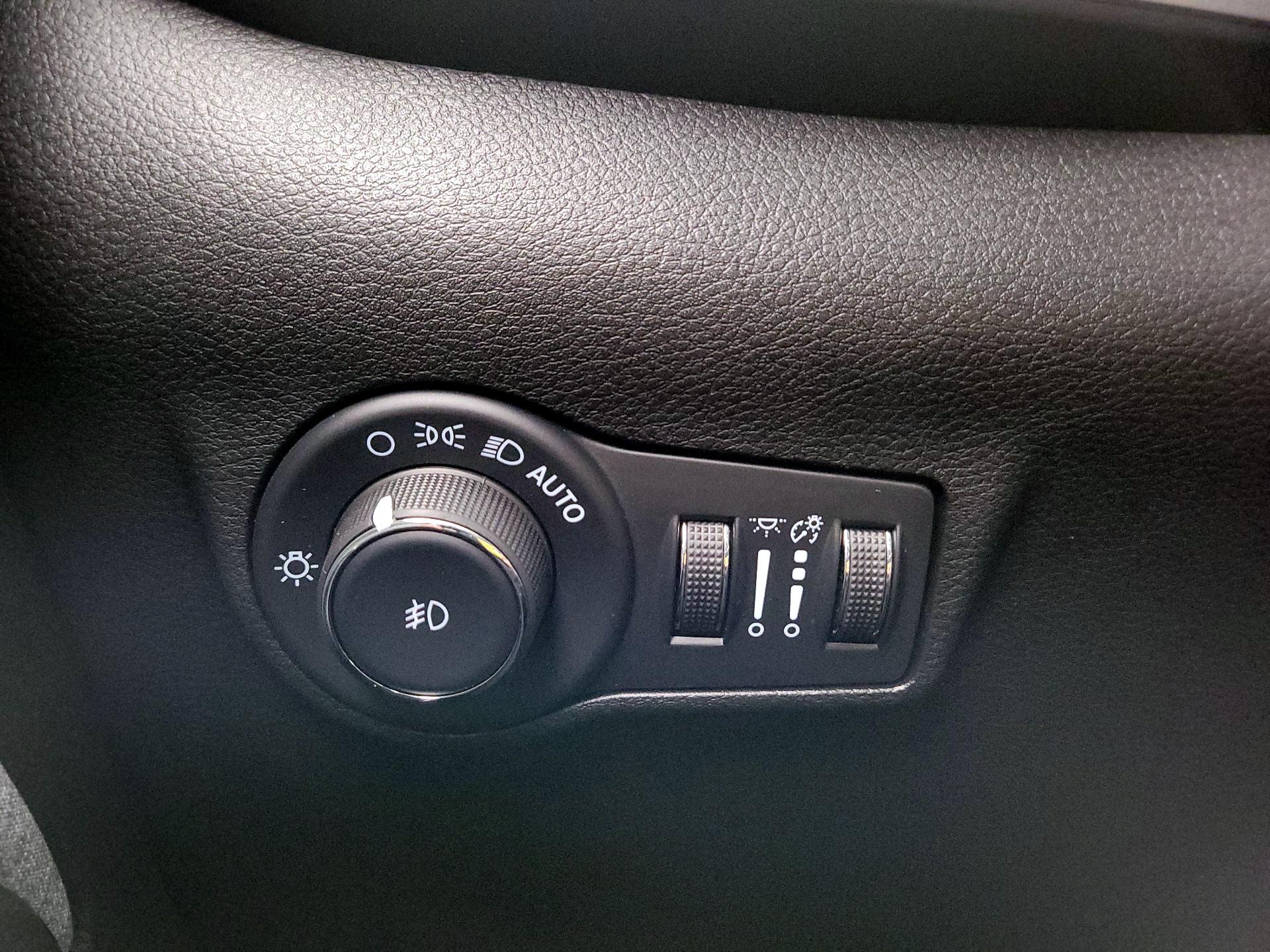 Thumbnail: 2022 Jeep Compass - 13