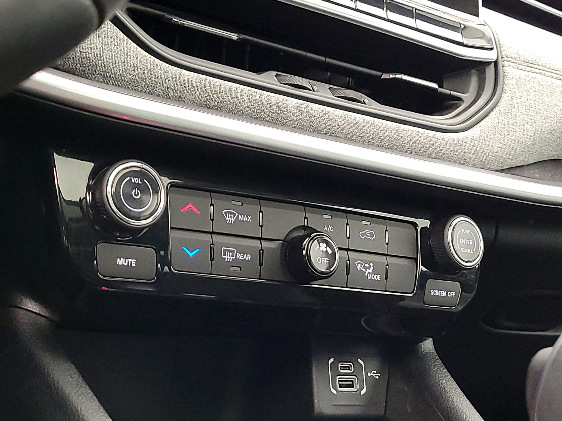 Thumbnail: 2022 Jeep Compass - 16