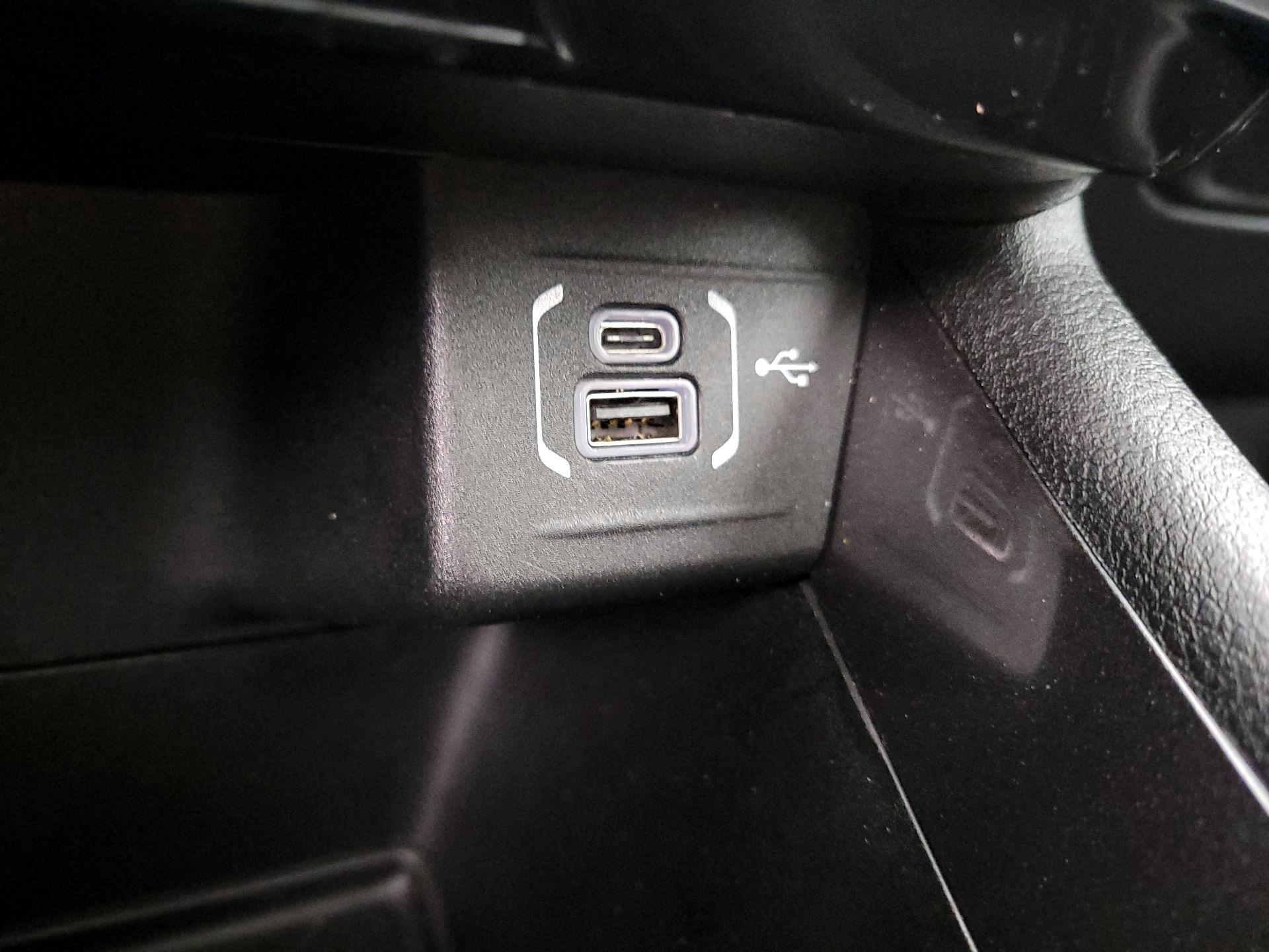 Thumbnail: 2022 Jeep Compass - 18