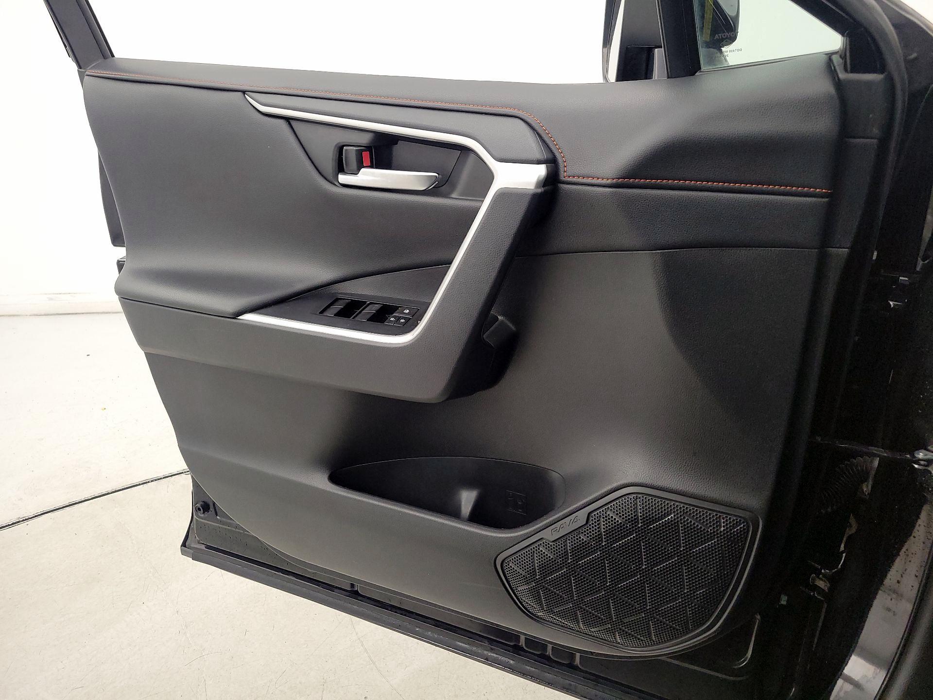 Thumbnail: 2021 Toyota RAV4 - 12