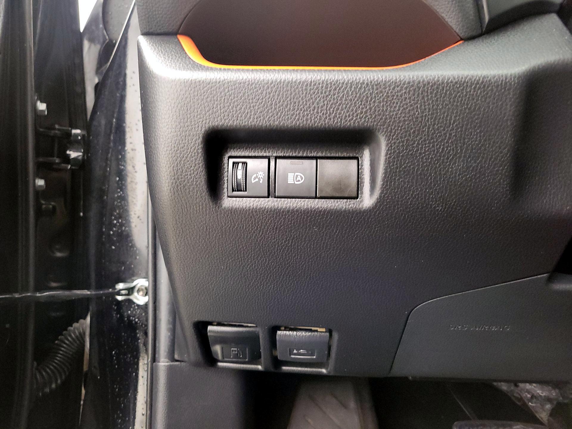 Thumbnail: 2021 Toyota RAV4 - 13