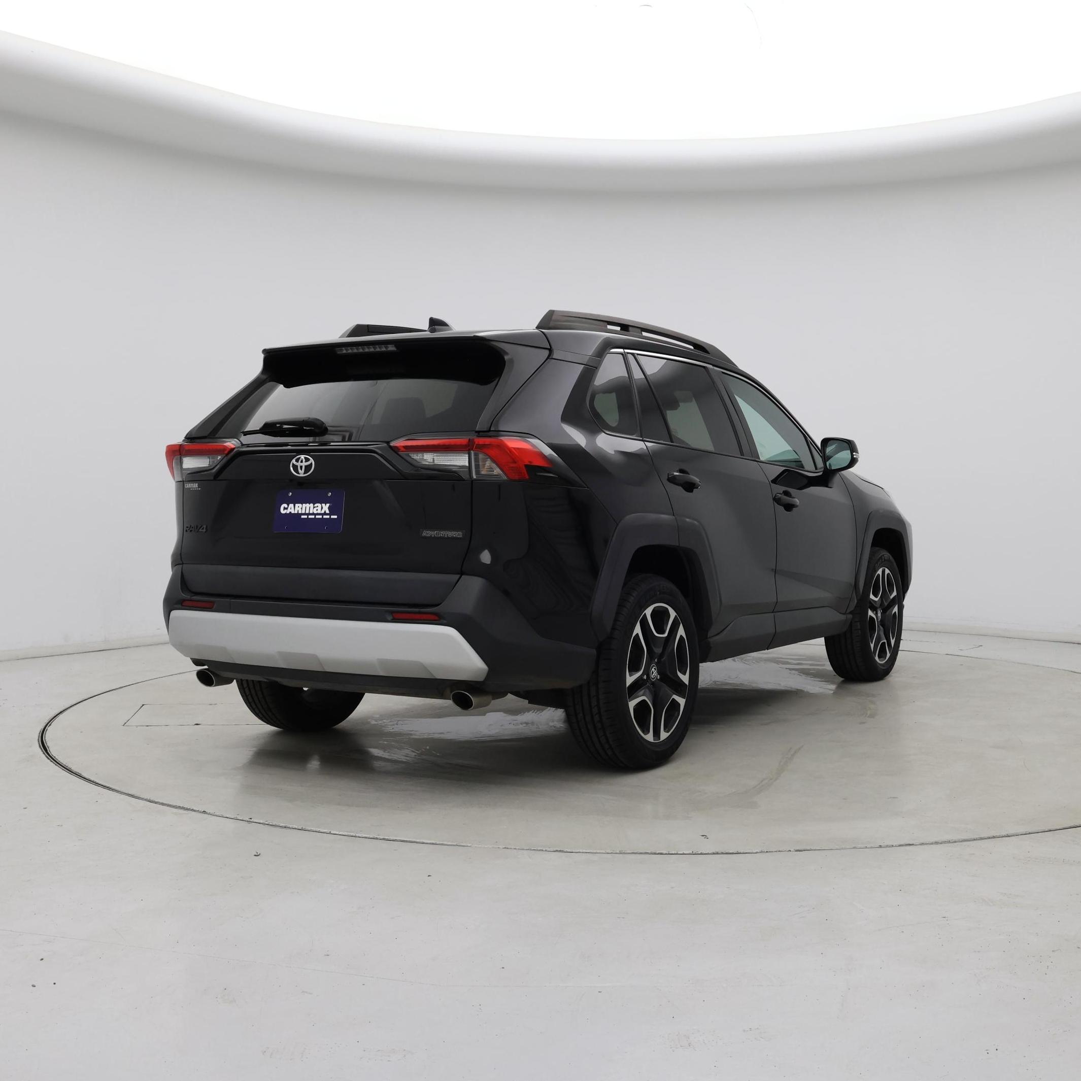 Thumbnail: 2021 Toyota RAV4 - 8