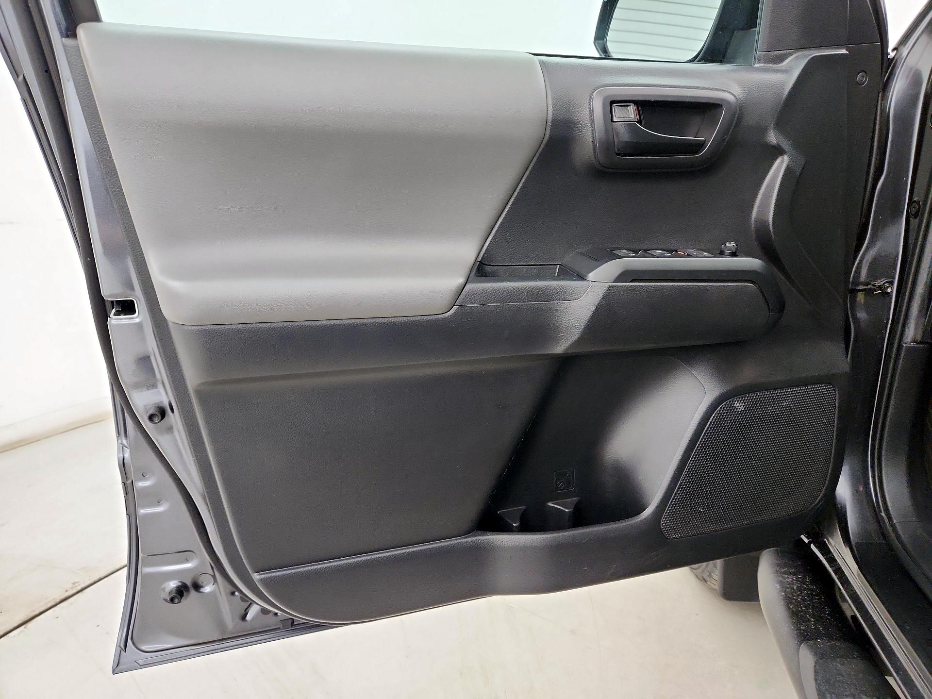 Thumbnail: 2022 Toyota Tacoma - 12