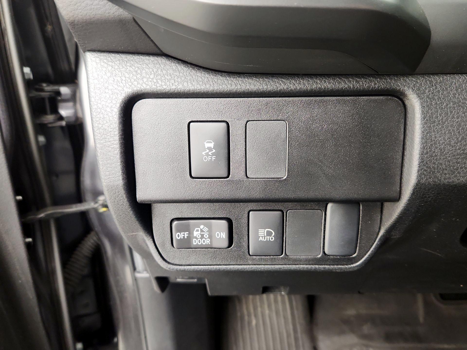 Thumbnail: 2022 Toyota Tacoma - 13