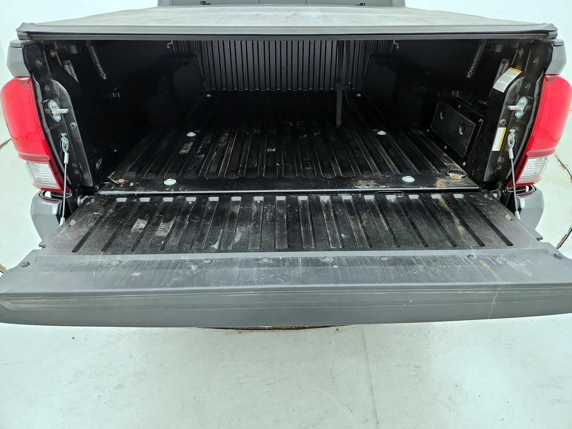 Thumbnail: 2022 Toyota Tacoma - 20