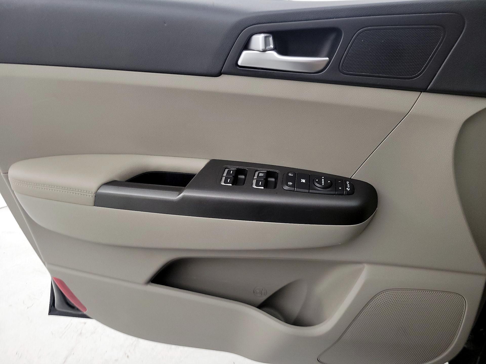 Thumbnail: 2022 Kia Sportage - 12