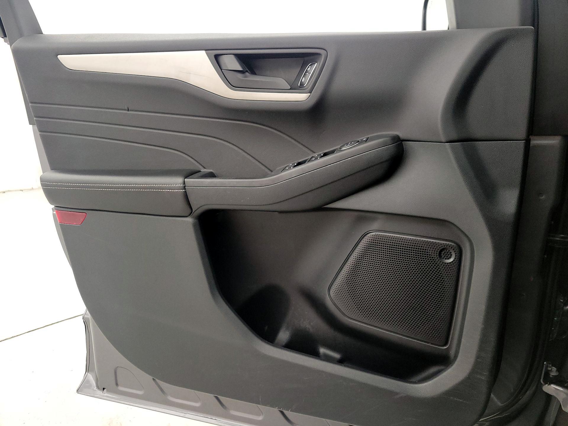 Thumbnail: 2022 Ford Escape - 12