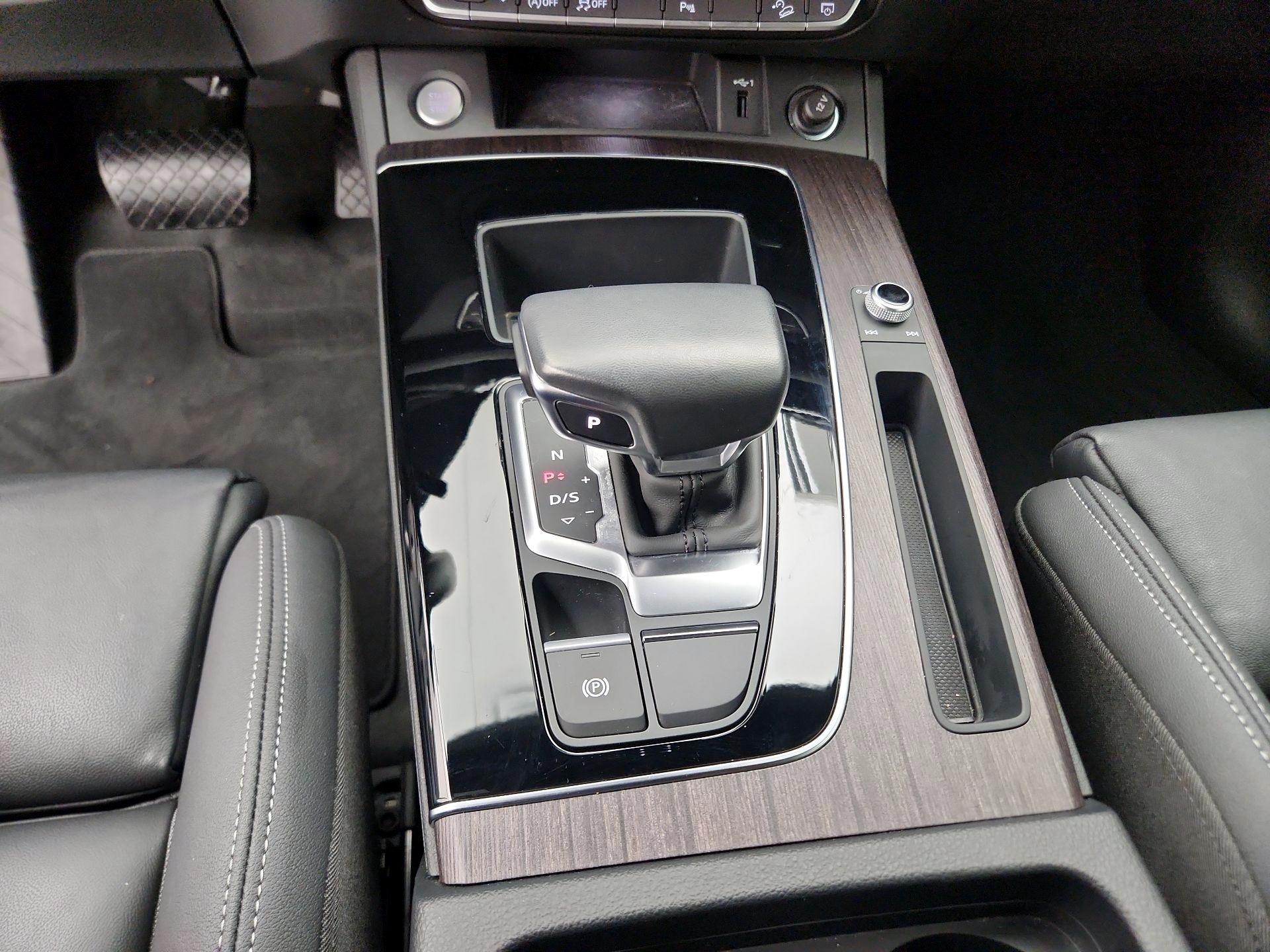 Thumbnail: 2023 Audi Q5 - 17