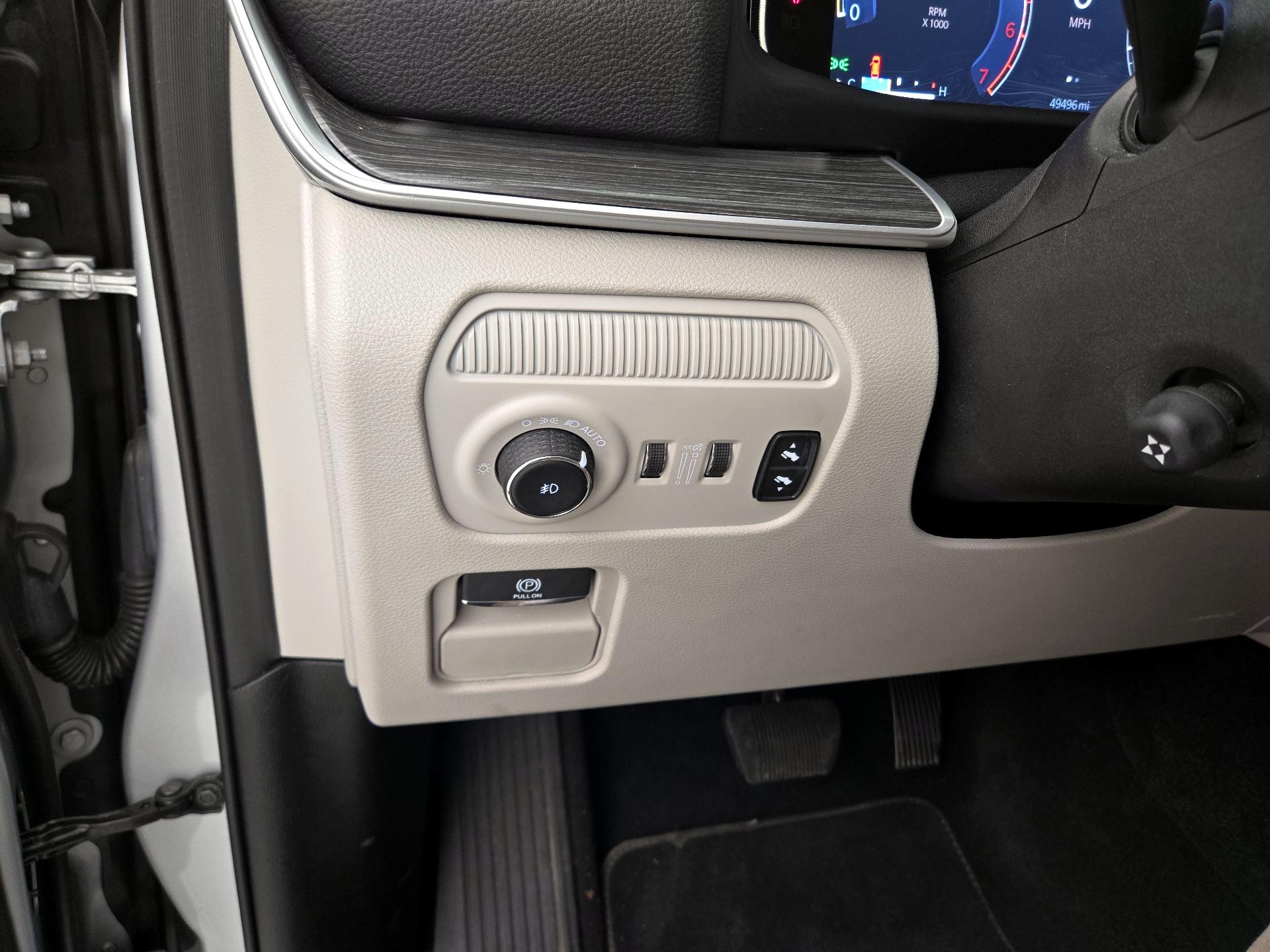 Thumbnail: 2024 Jeep Wagoneer - 13