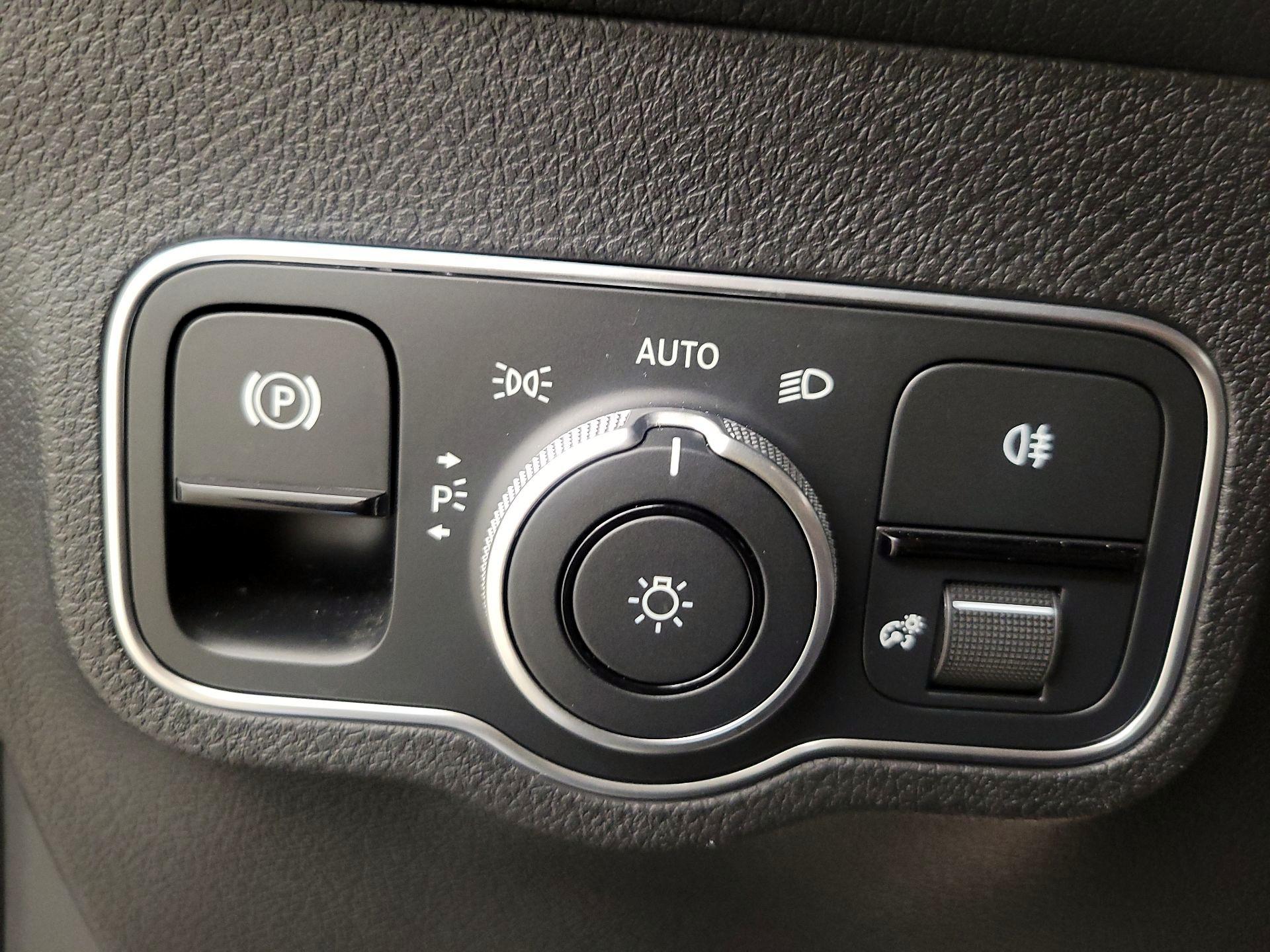 Thumbnail: 2024 Mercedes-Benz EQB - 13