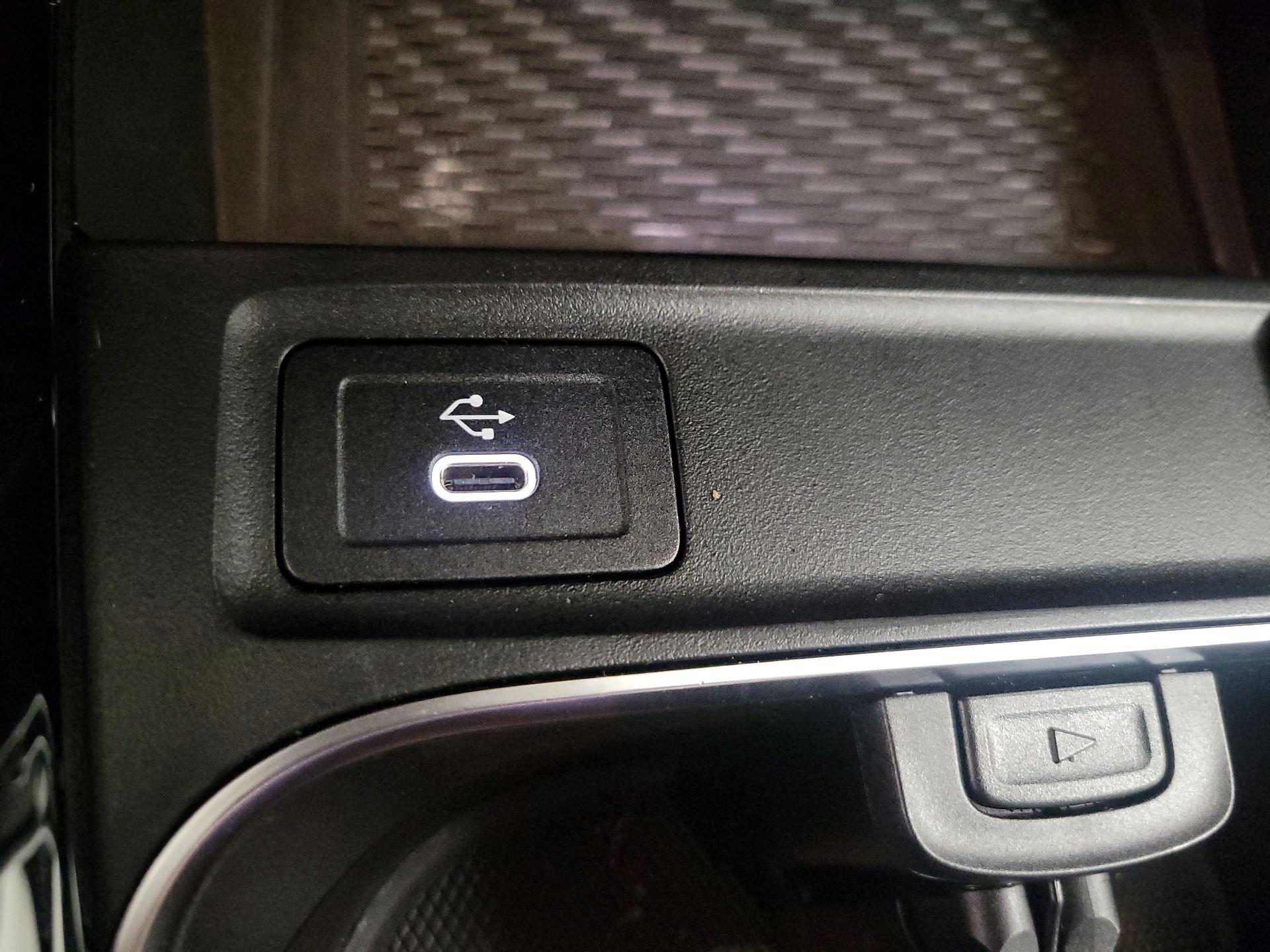 Thumbnail: 2024 Mercedes-Benz EQB - 18