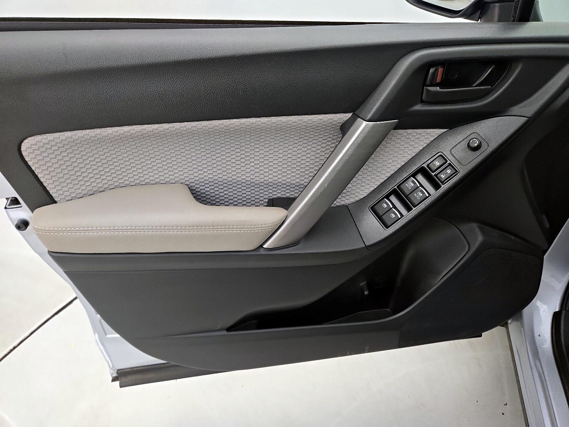 Thumbnail: 2017 Subaru Forester - 12