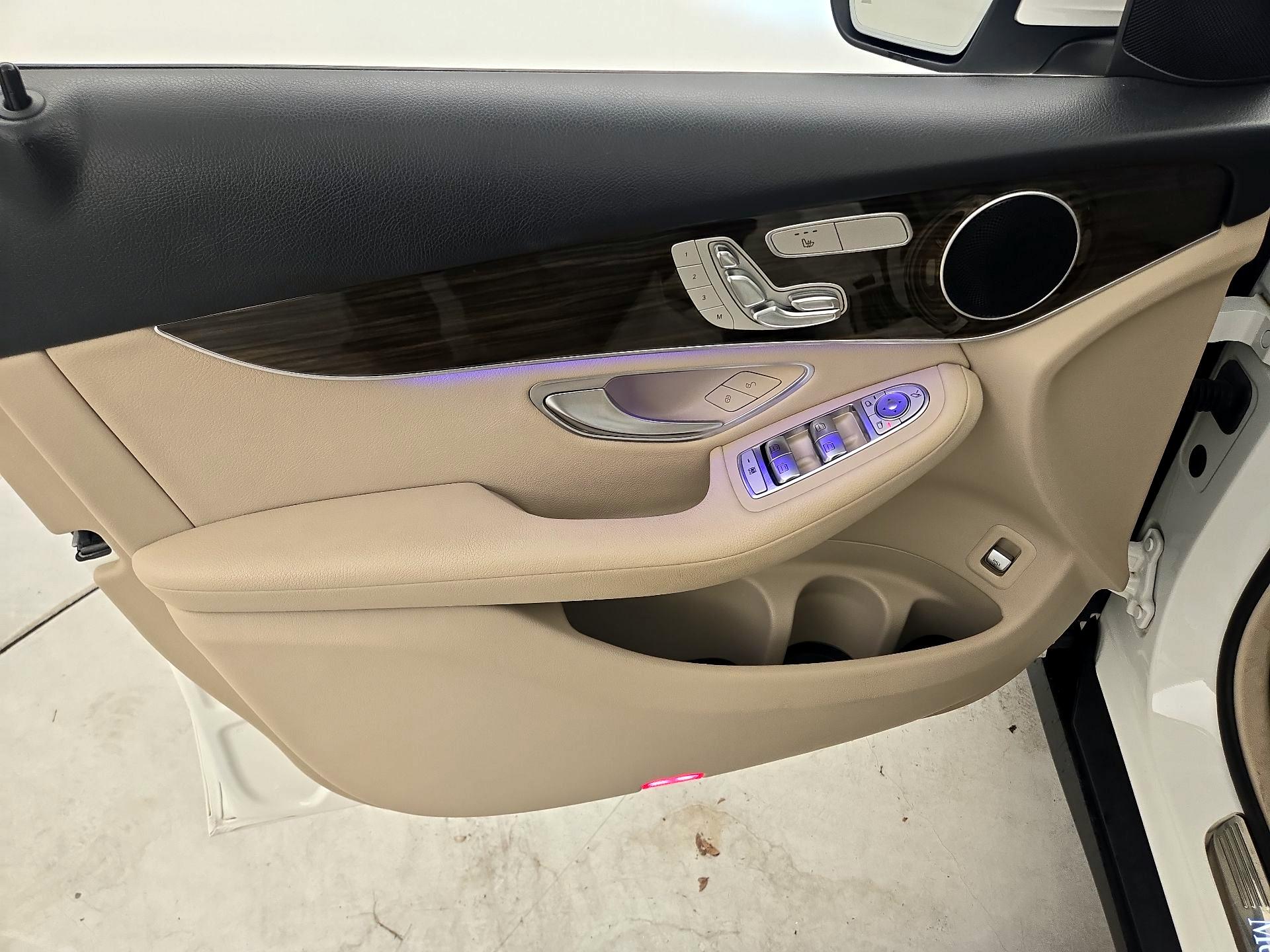 Thumbnail: 2020 Mercedes-Benz GLC - 12