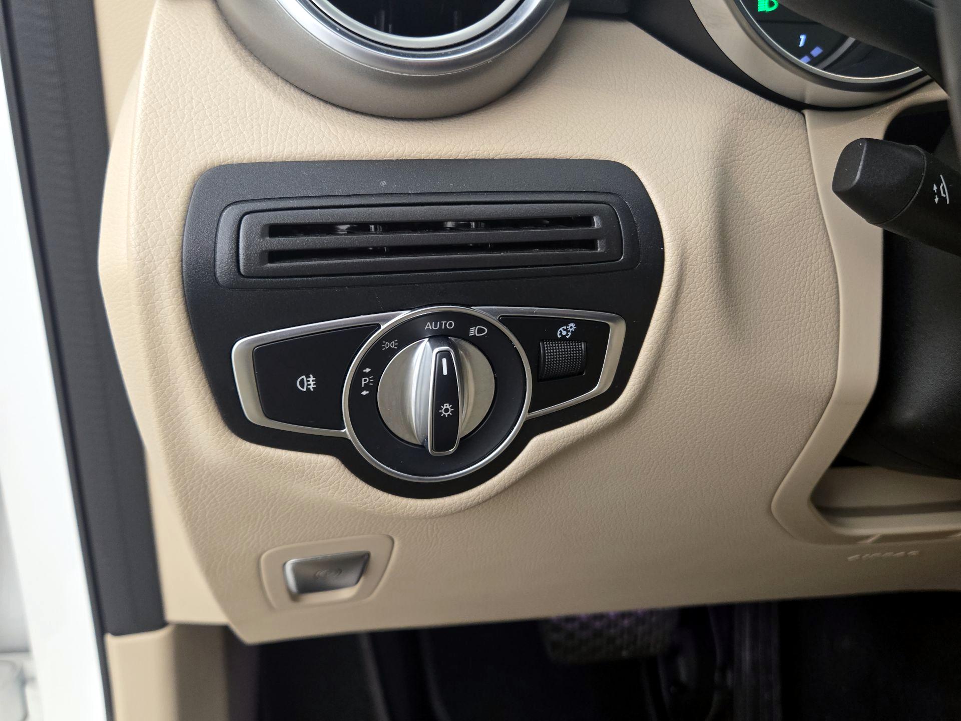 Thumbnail: 2020 Mercedes-Benz GLC - 13