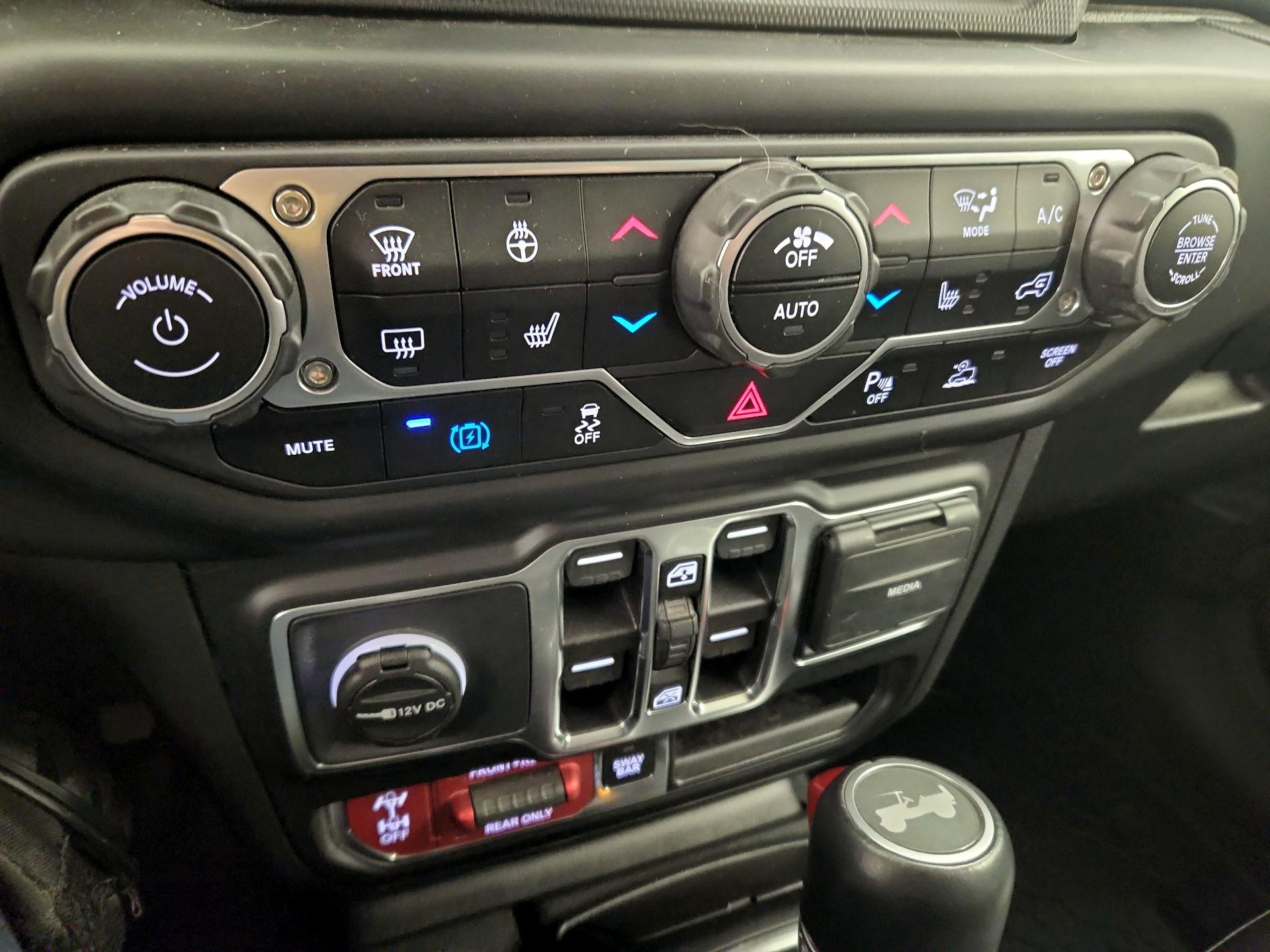 Thumbnail: 2021 Jeep Wrangler - 17