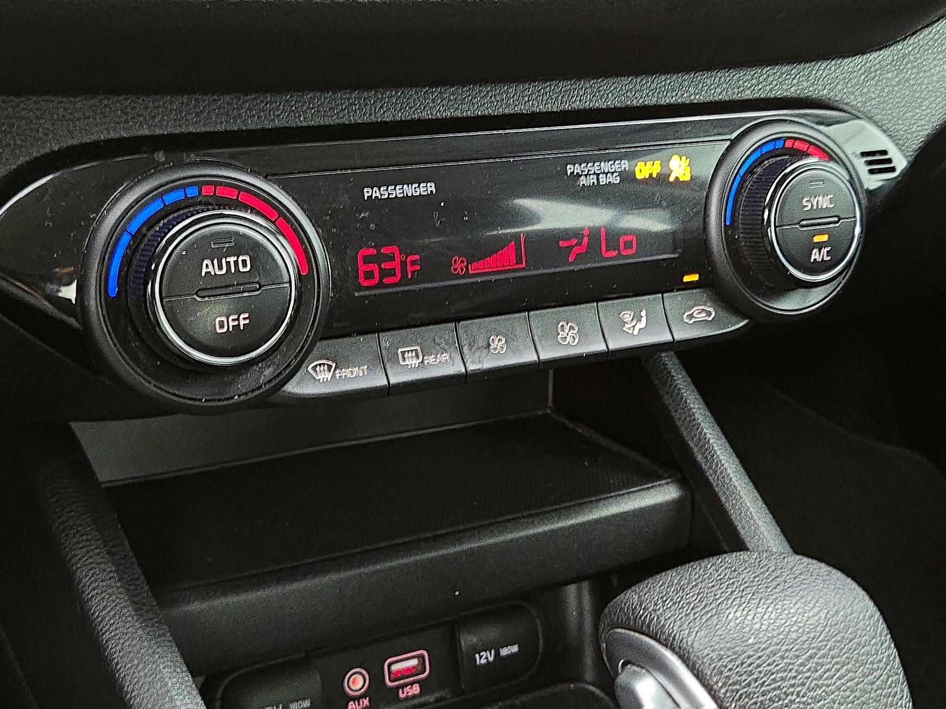 Thumbnail: 2019 Kia Forte - 16