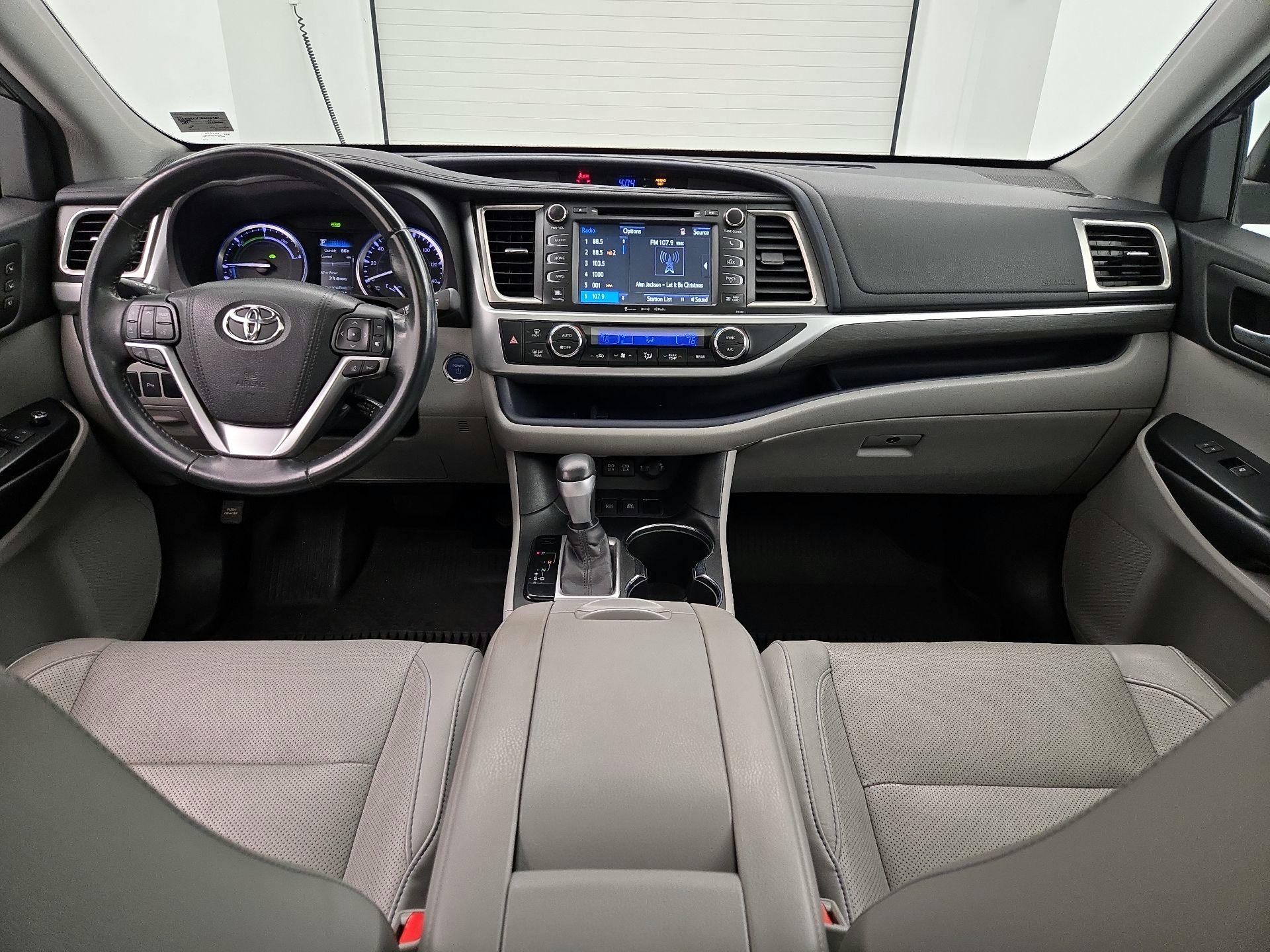 Thumbnail: 2017 Toyota Highlander - 9