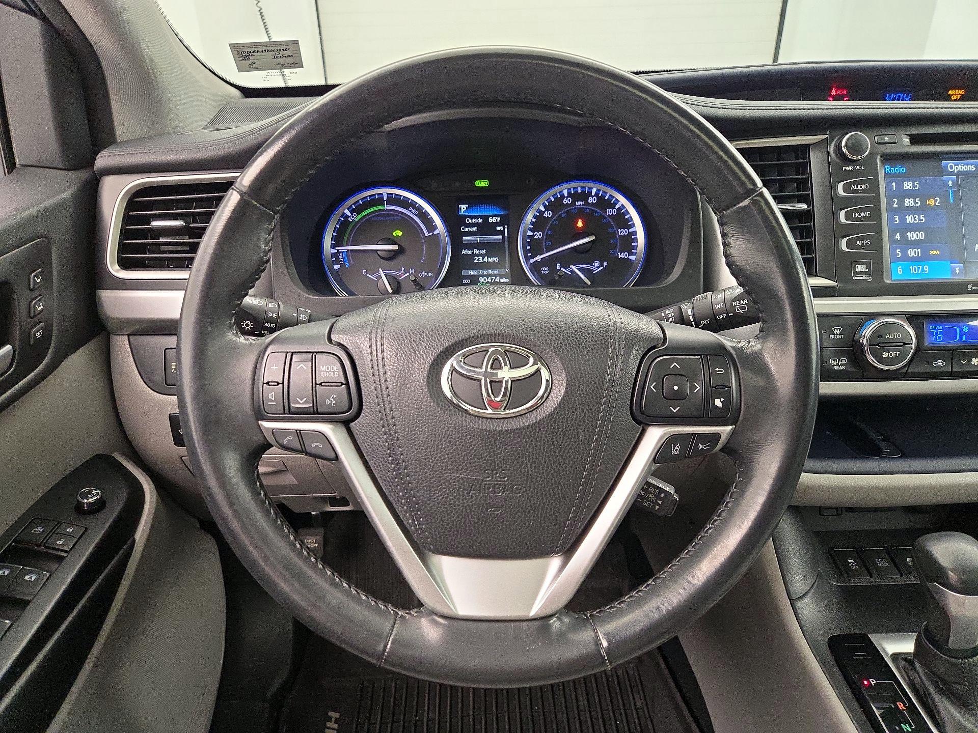 Thumbnail: 2017 Toyota Highlander - 10