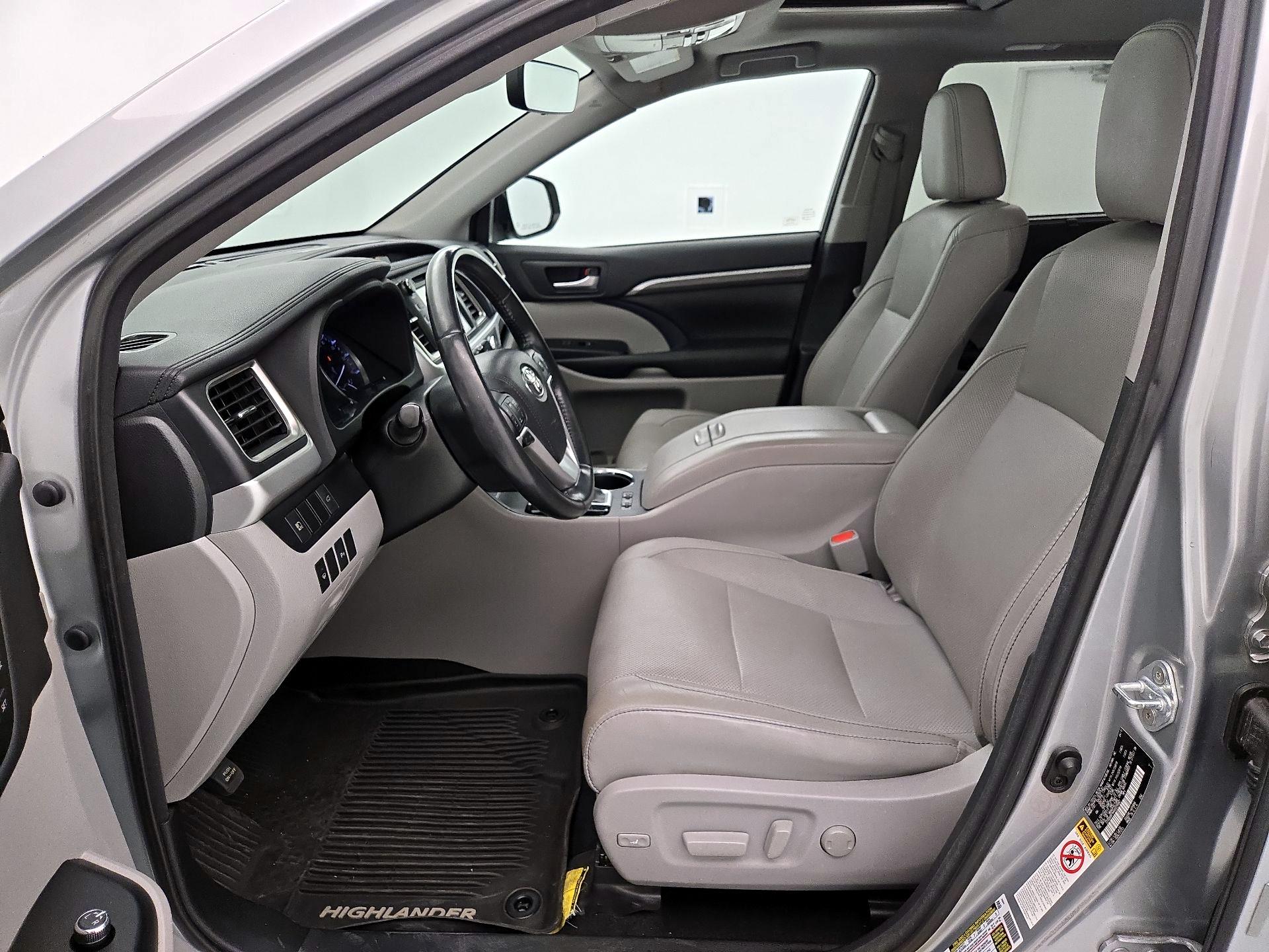 Thumbnail: 2017 Toyota Highlander - 11