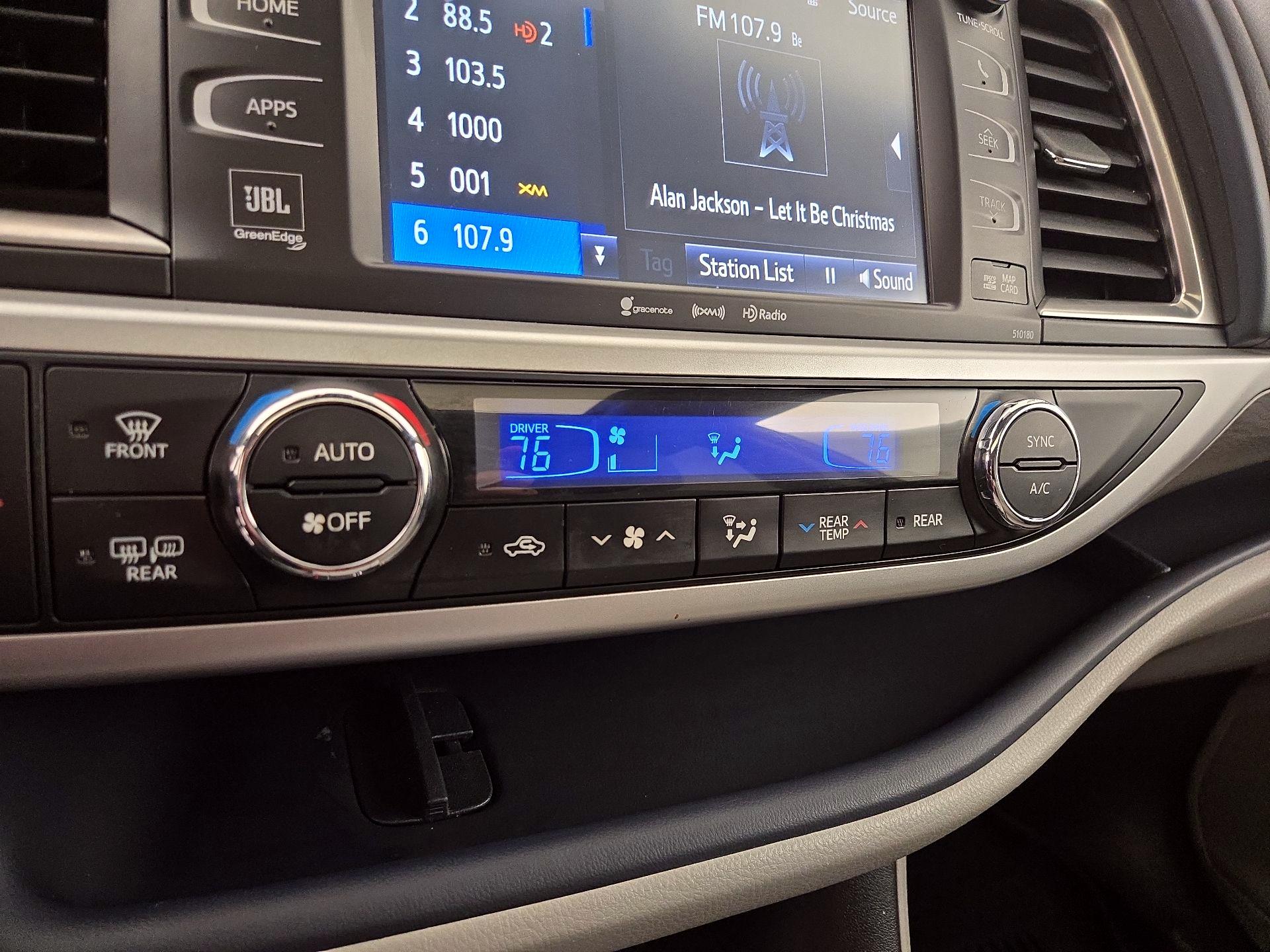 Thumbnail: 2017 Toyota Highlander - 17