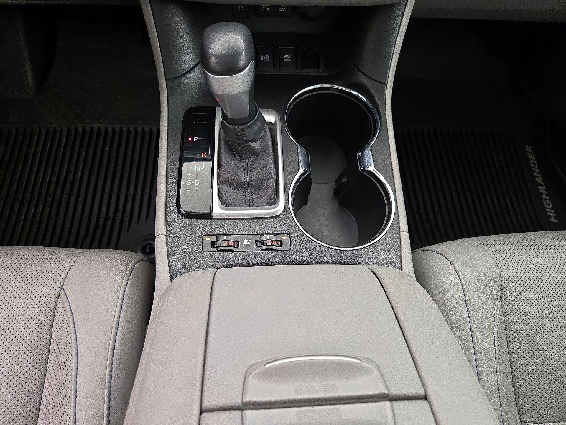 Thumbnail: 2017 Toyota Highlander - 18