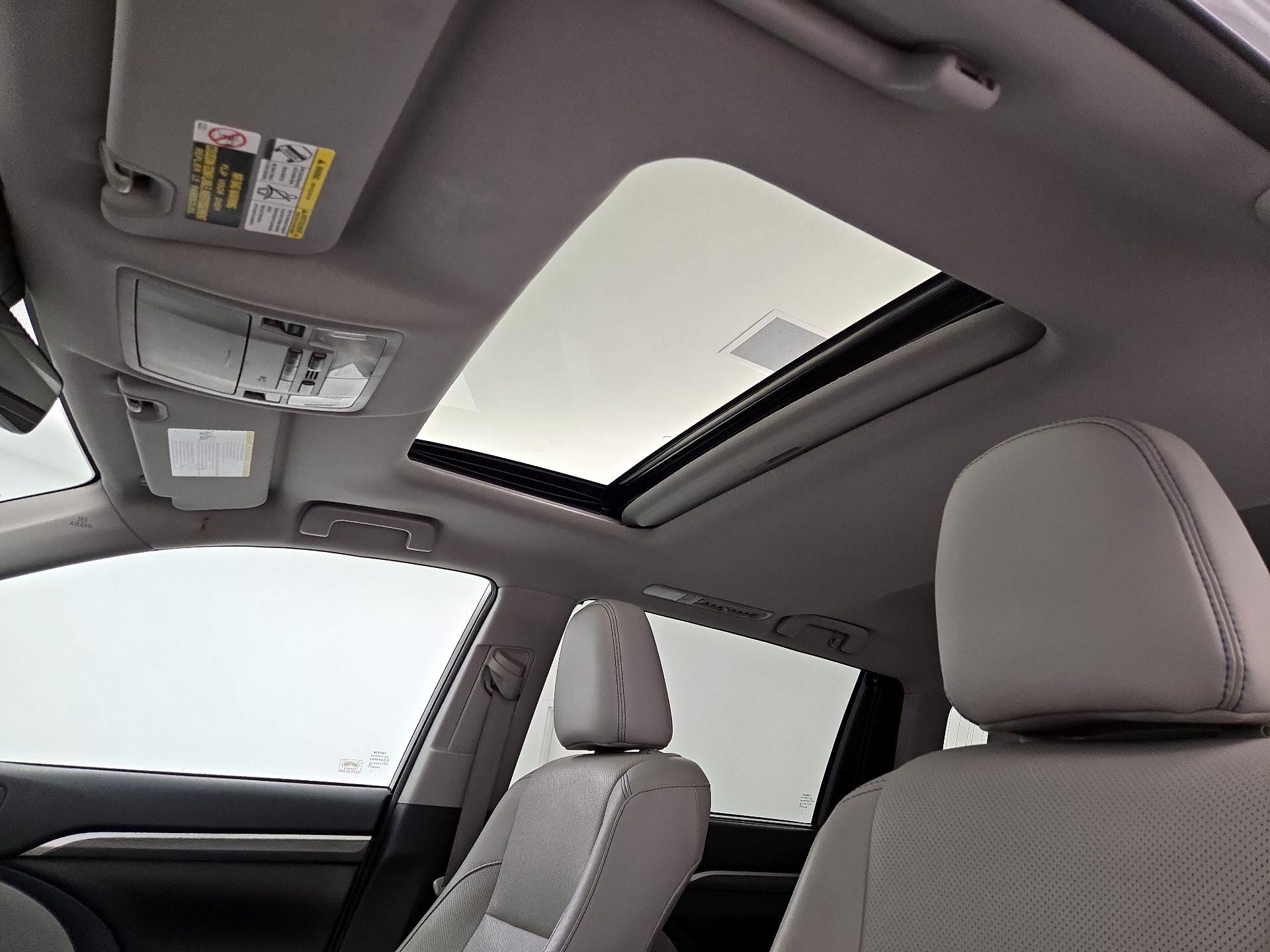 Thumbnail: 2017 Toyota Highlander - 20