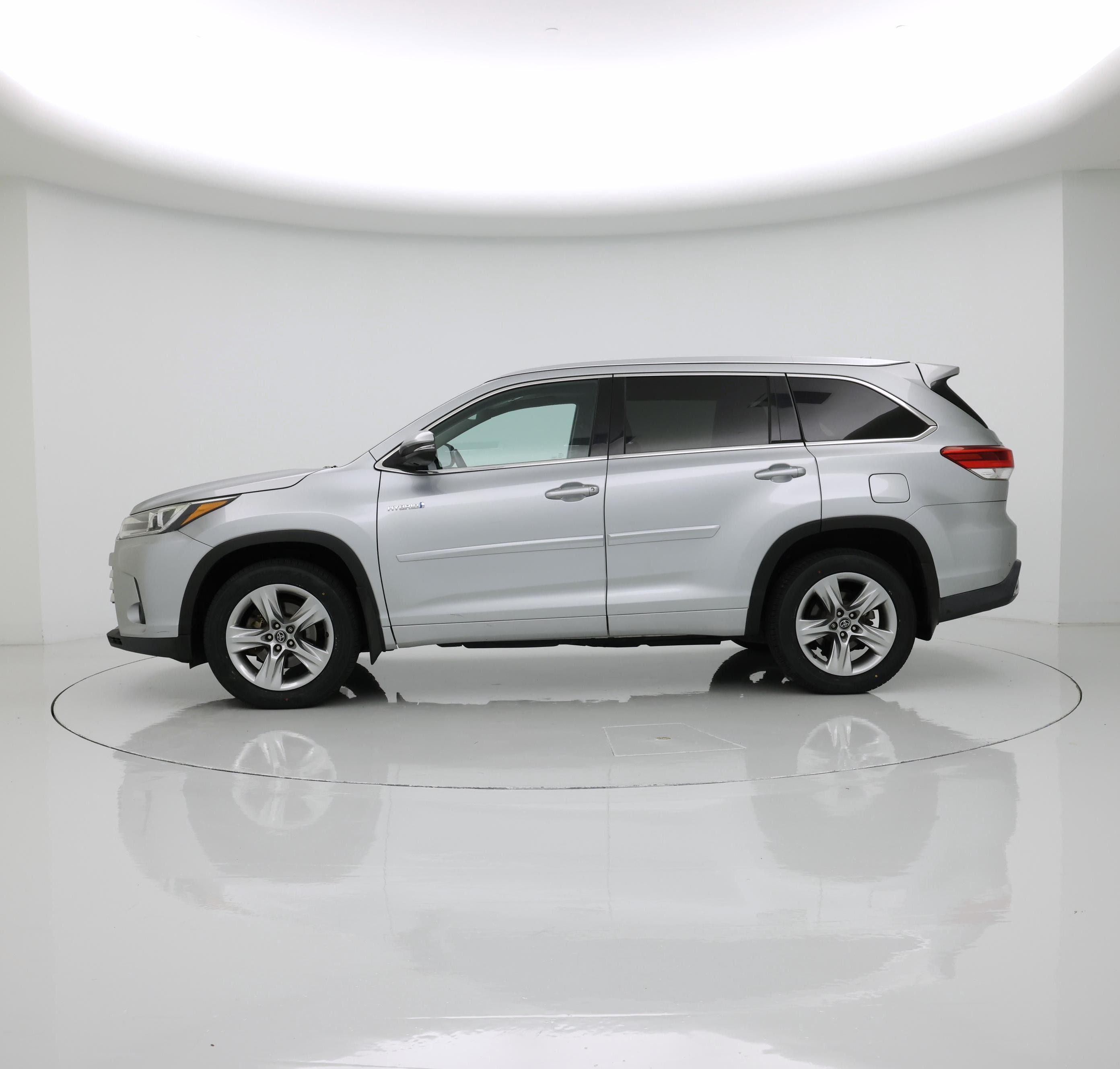 Thumbnail: 2017 Toyota Highlander - 3