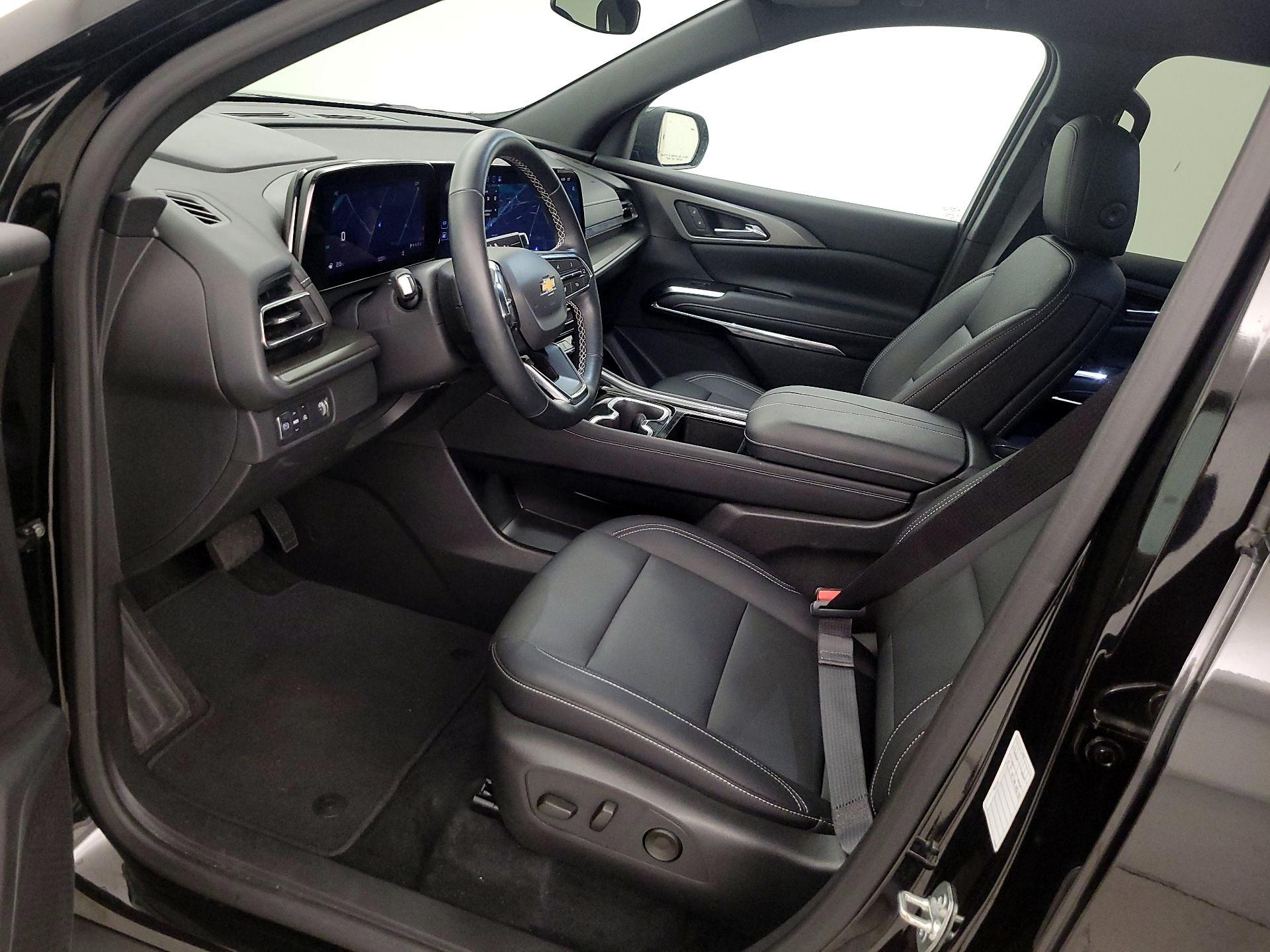 Thumbnail: 2025 Chevrolet Traverse - 11