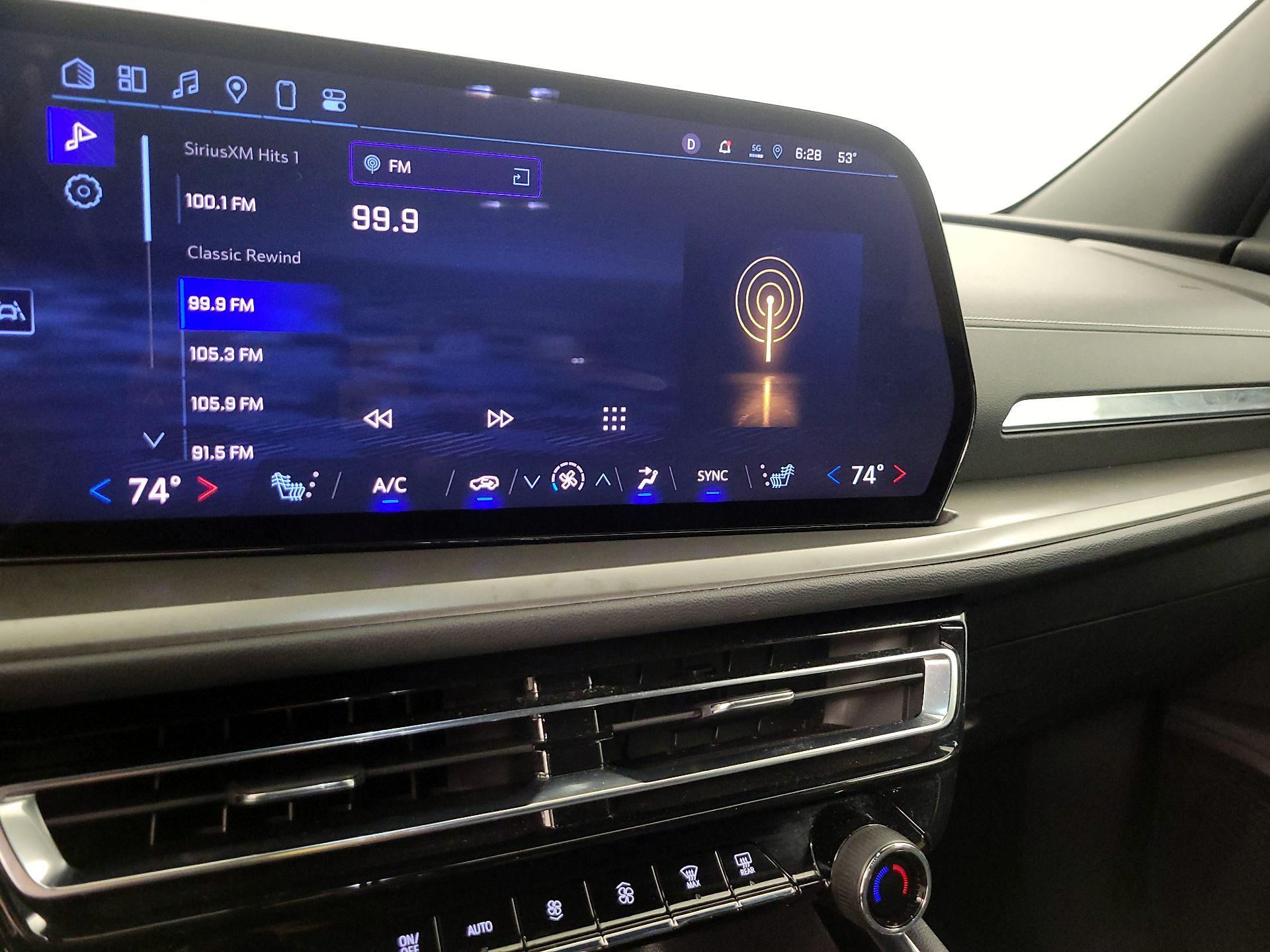 Thumbnail: 2025 Chevrolet Traverse - 16