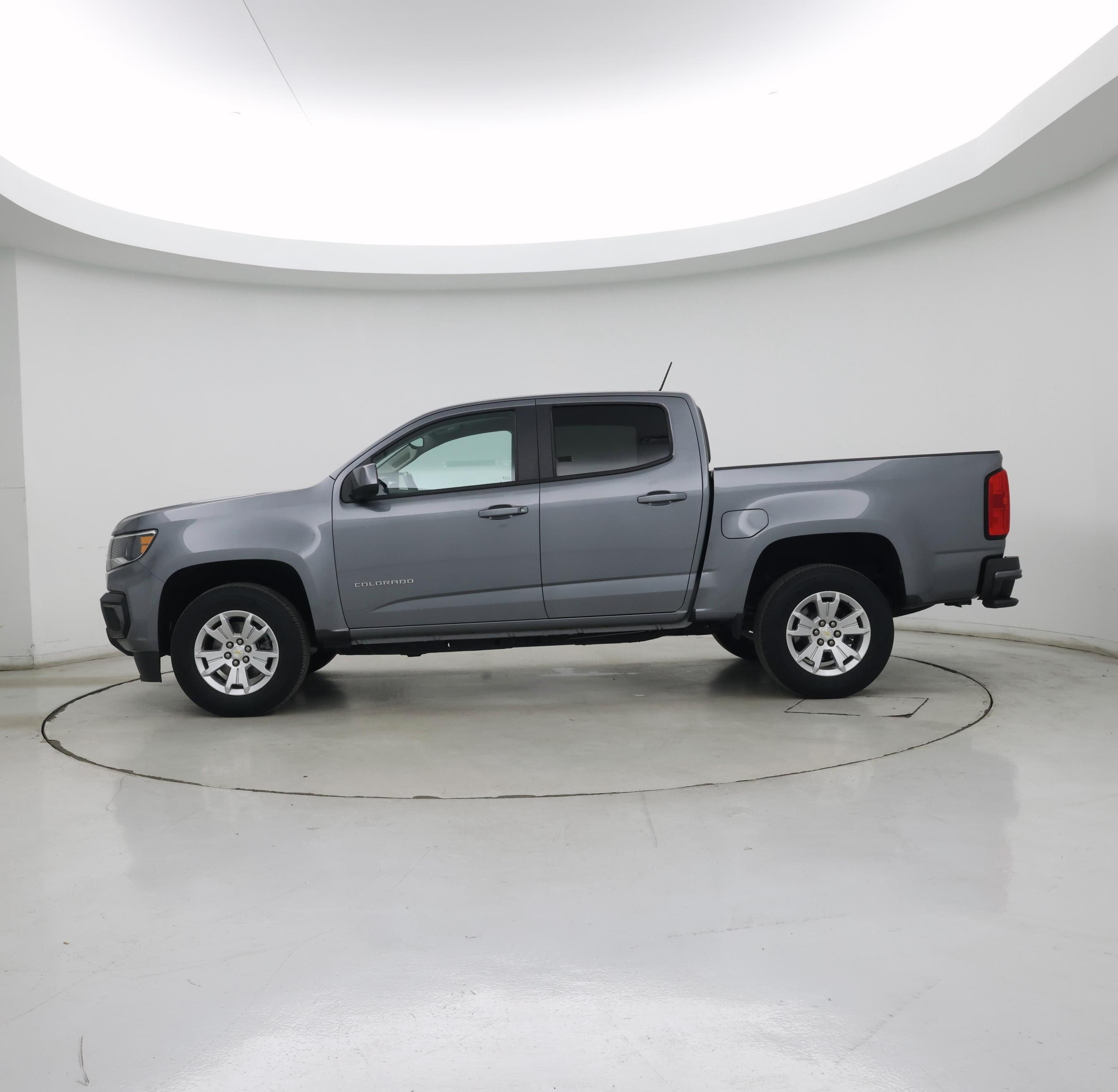 Thumbnail: 2021 Chevrolet Colorado - 3