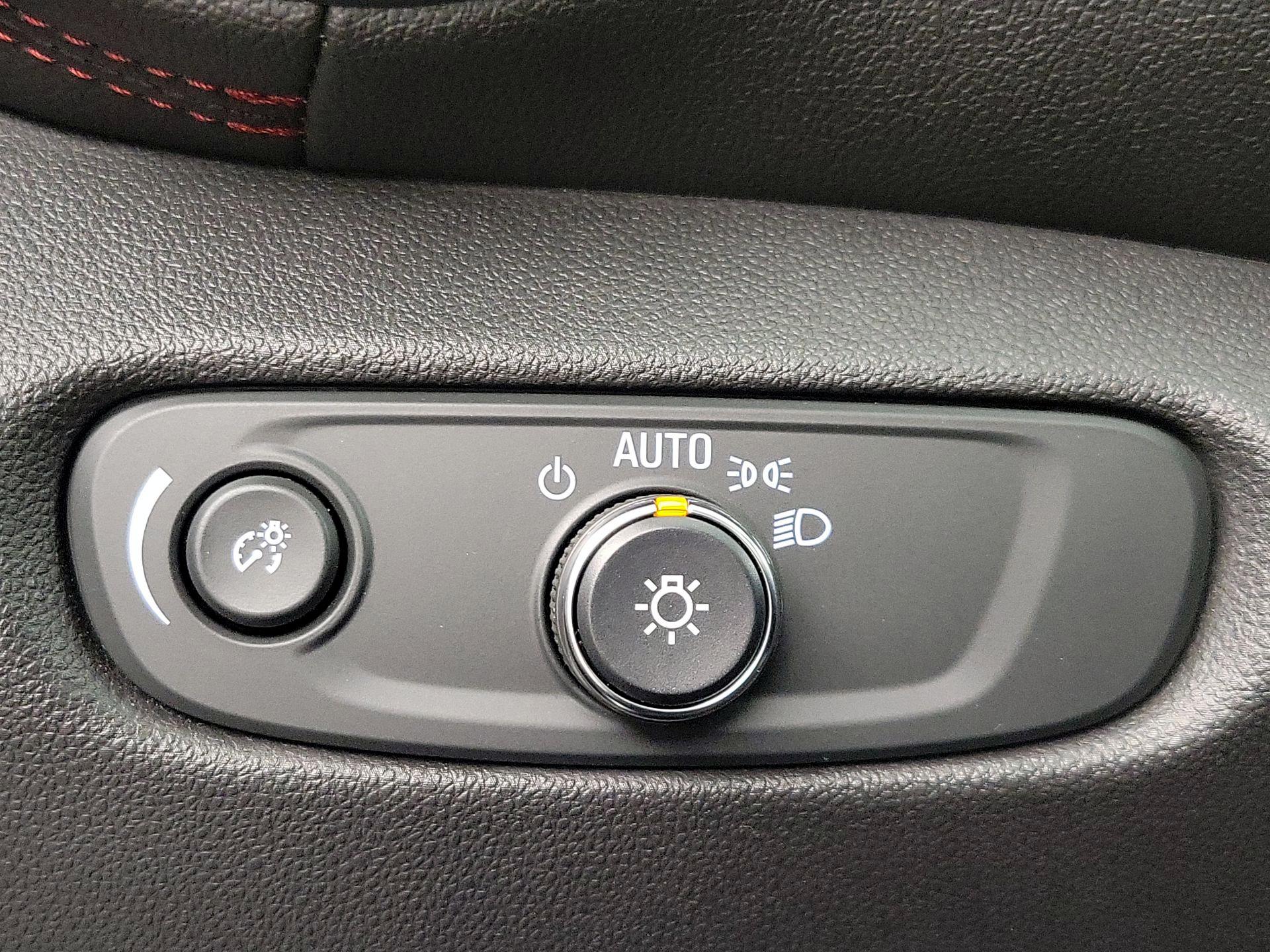 Thumbnail: 2020 Chevrolet Blazer - 13