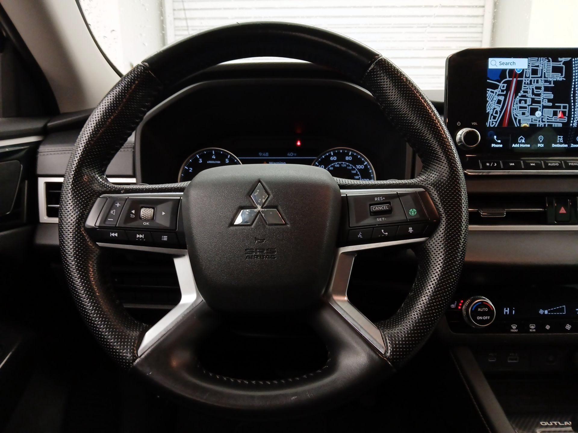 Thumbnail: 2022 Mitsubishi Outlander - 10