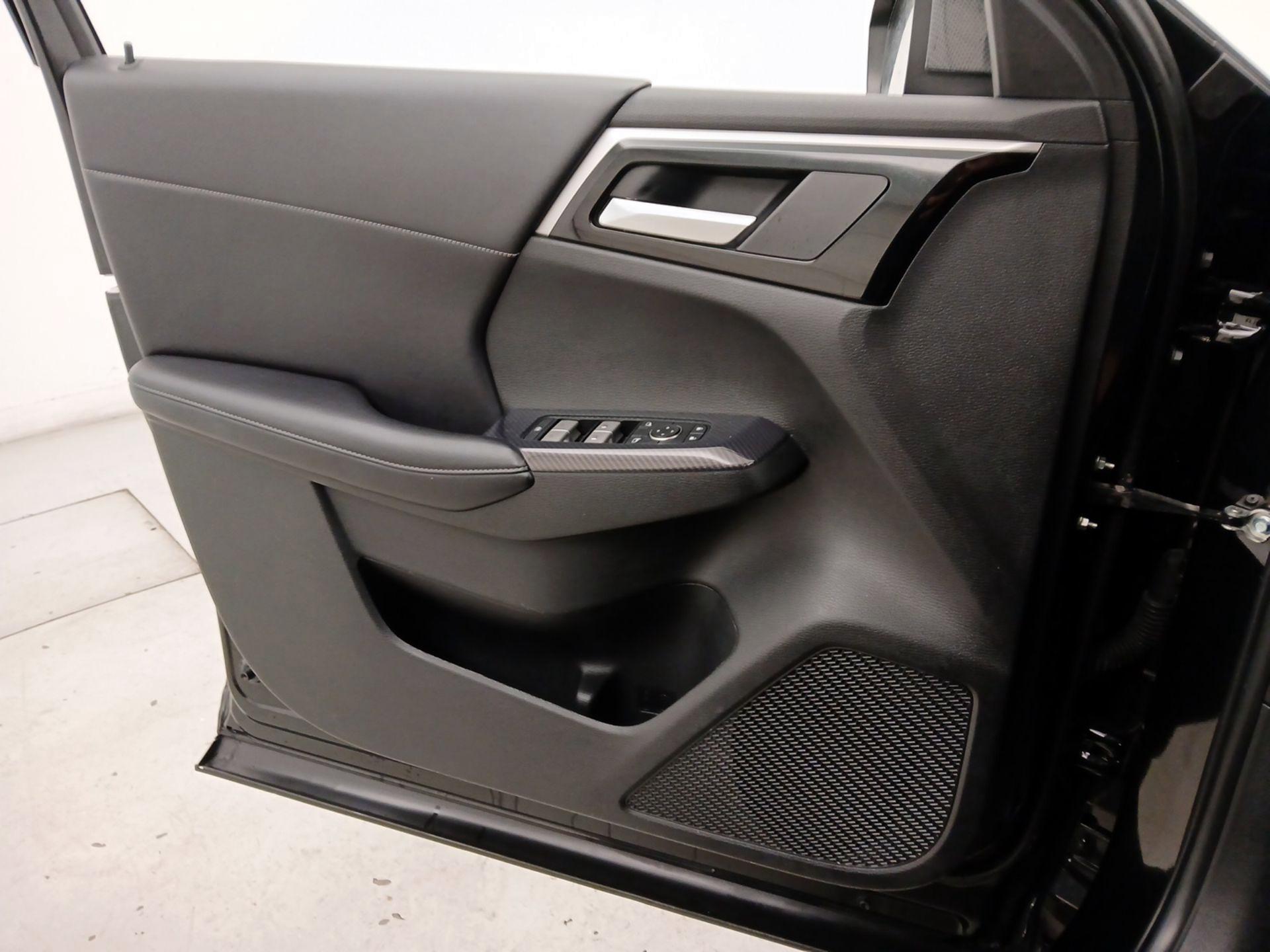 Thumbnail: 2022 Mitsubishi Outlander - 12