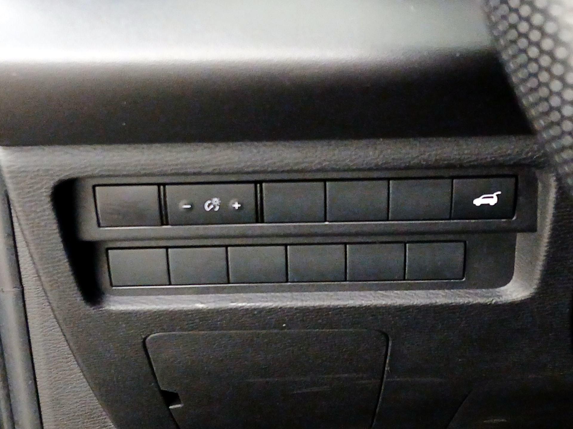 Thumbnail: 2022 Mitsubishi Outlander - 13