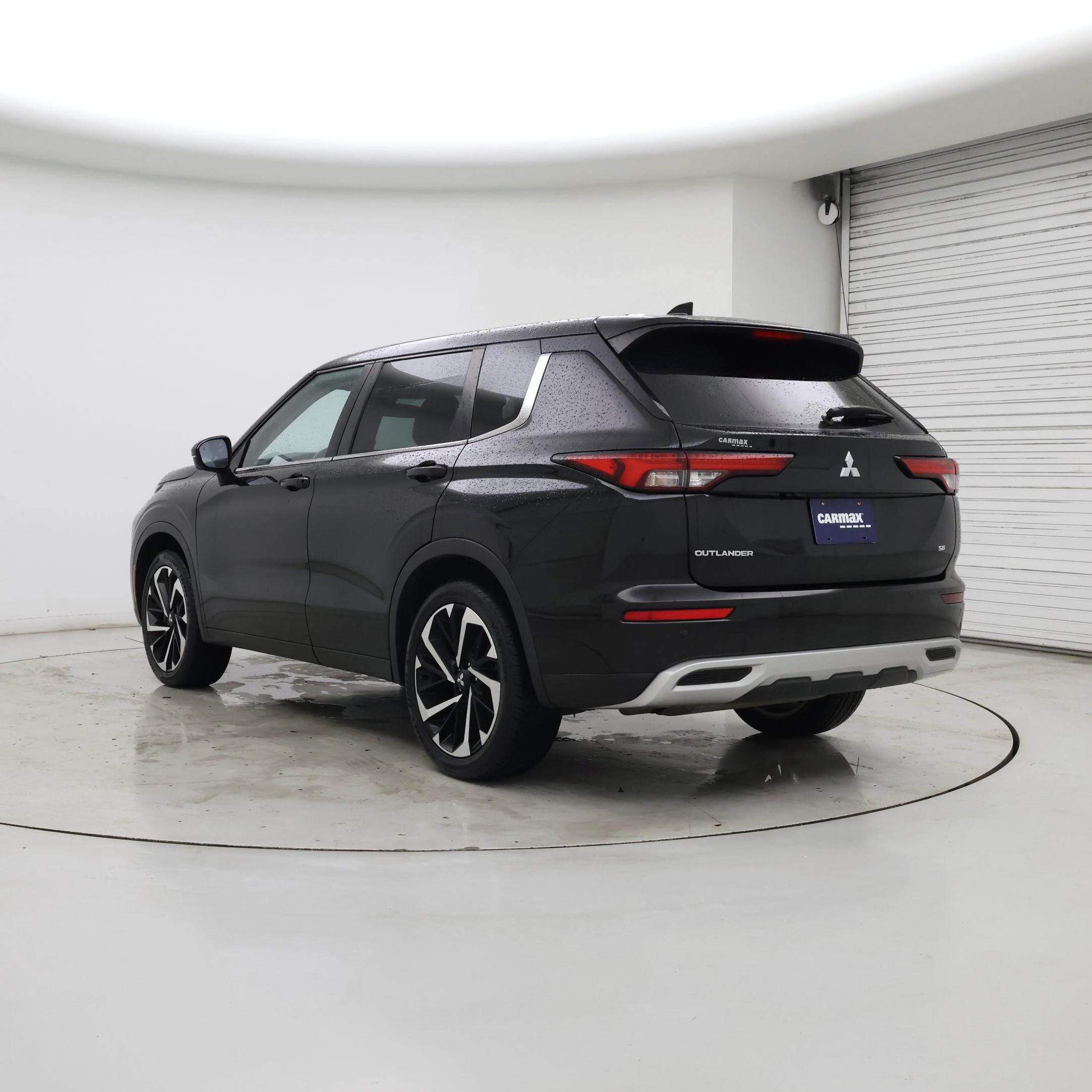 Thumbnail: 2022 Mitsubishi Outlander - 2