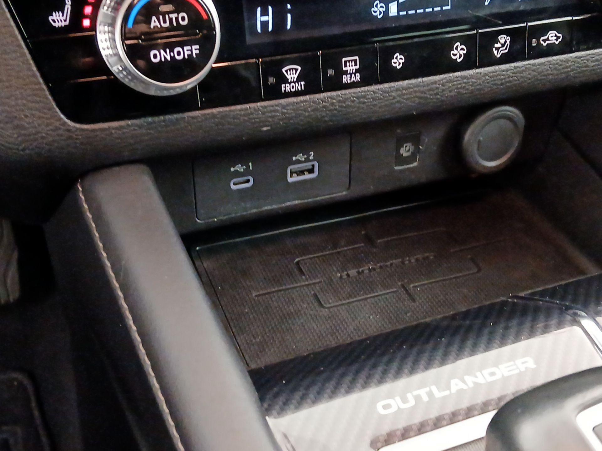 Thumbnail: 2022 Mitsubishi Outlander - 19