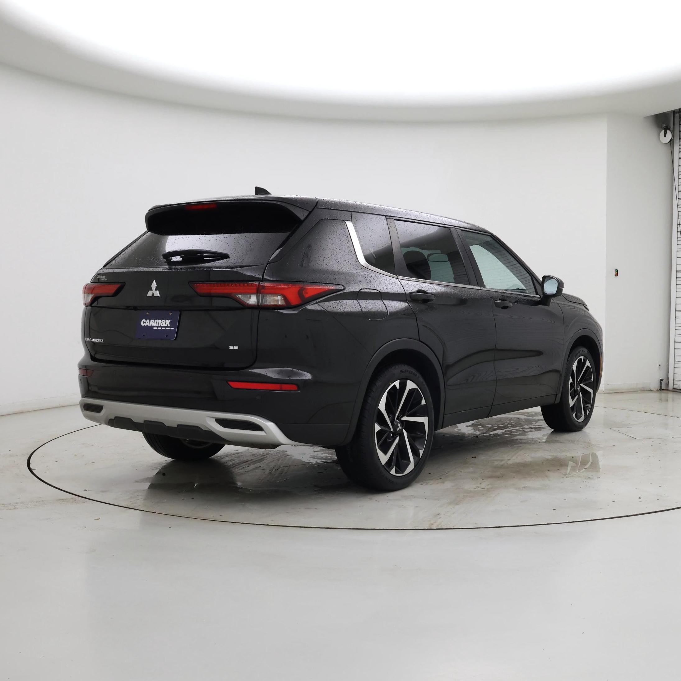 Thumbnail: 2022 Mitsubishi Outlander - 8