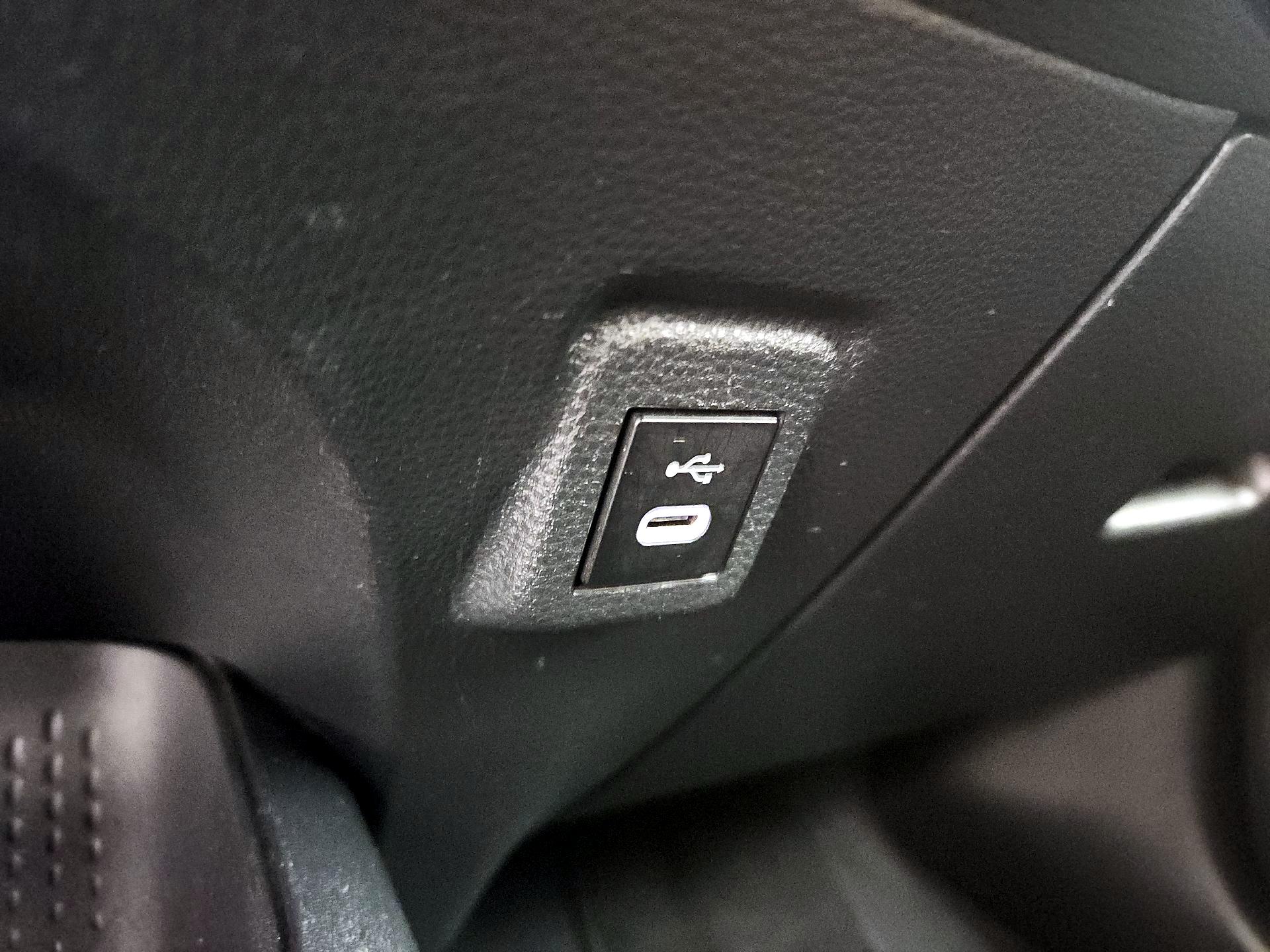 Thumbnail: 2023 Toyota Corolla - 18