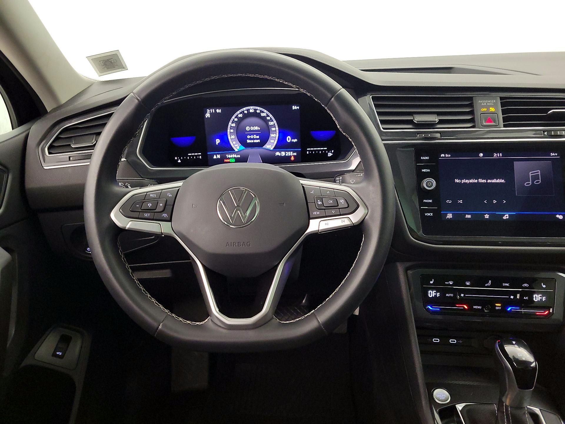 Thumbnail: 2022 Volkswagen Tiguan - 10