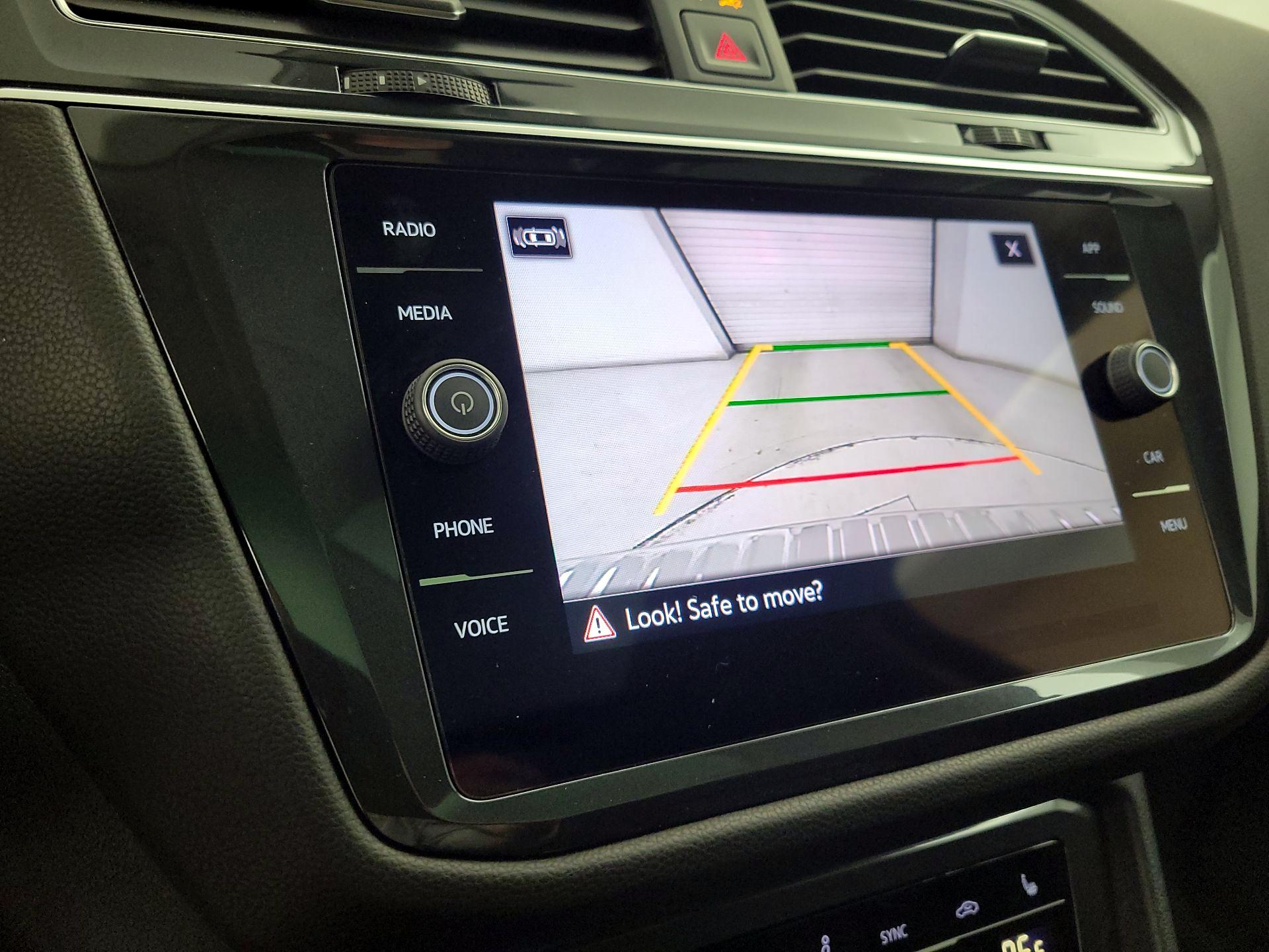 Thumbnail: 2022 Volkswagen Tiguan - 14