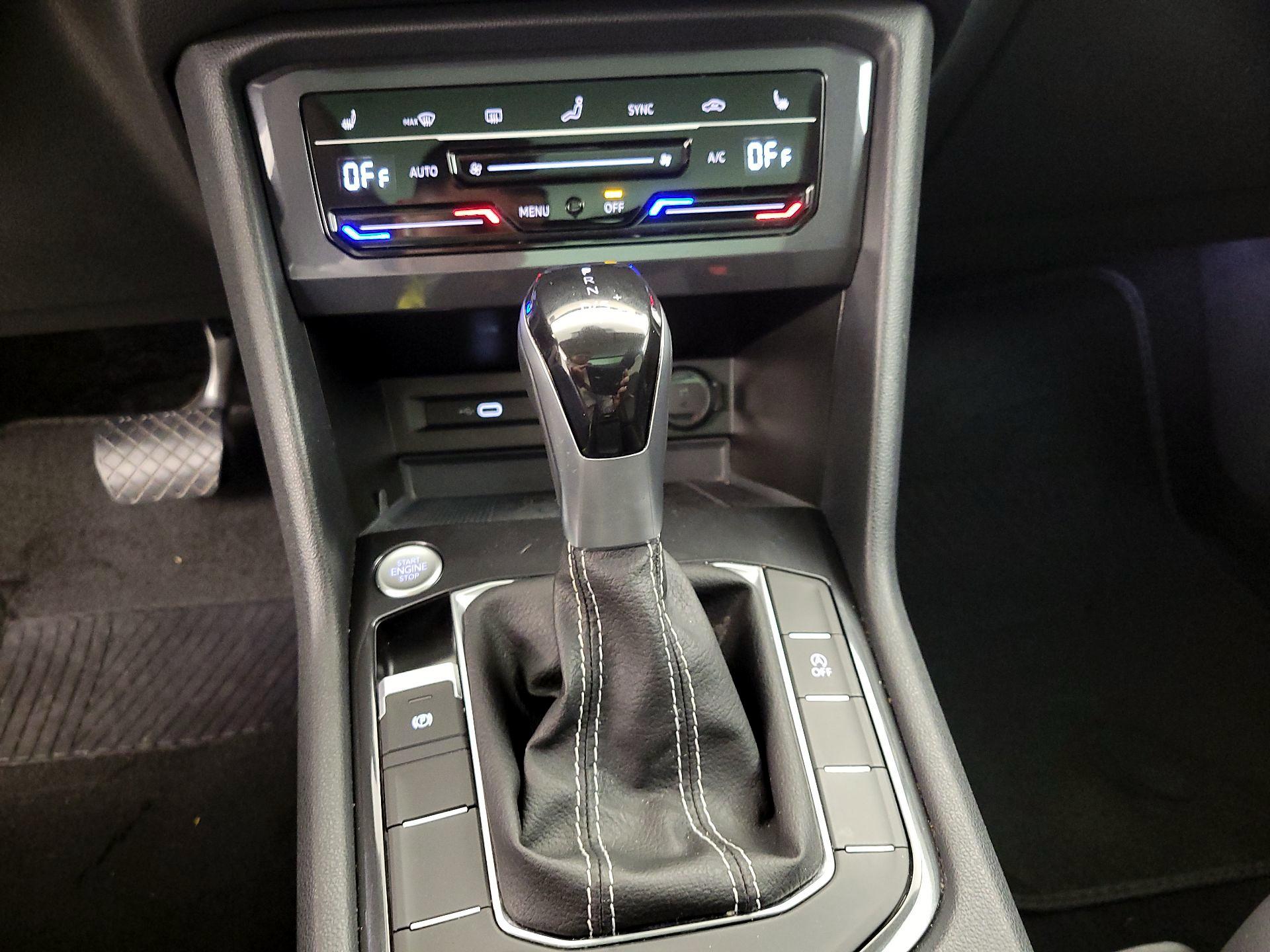 Thumbnail: 2022 Volkswagen Tiguan - 17