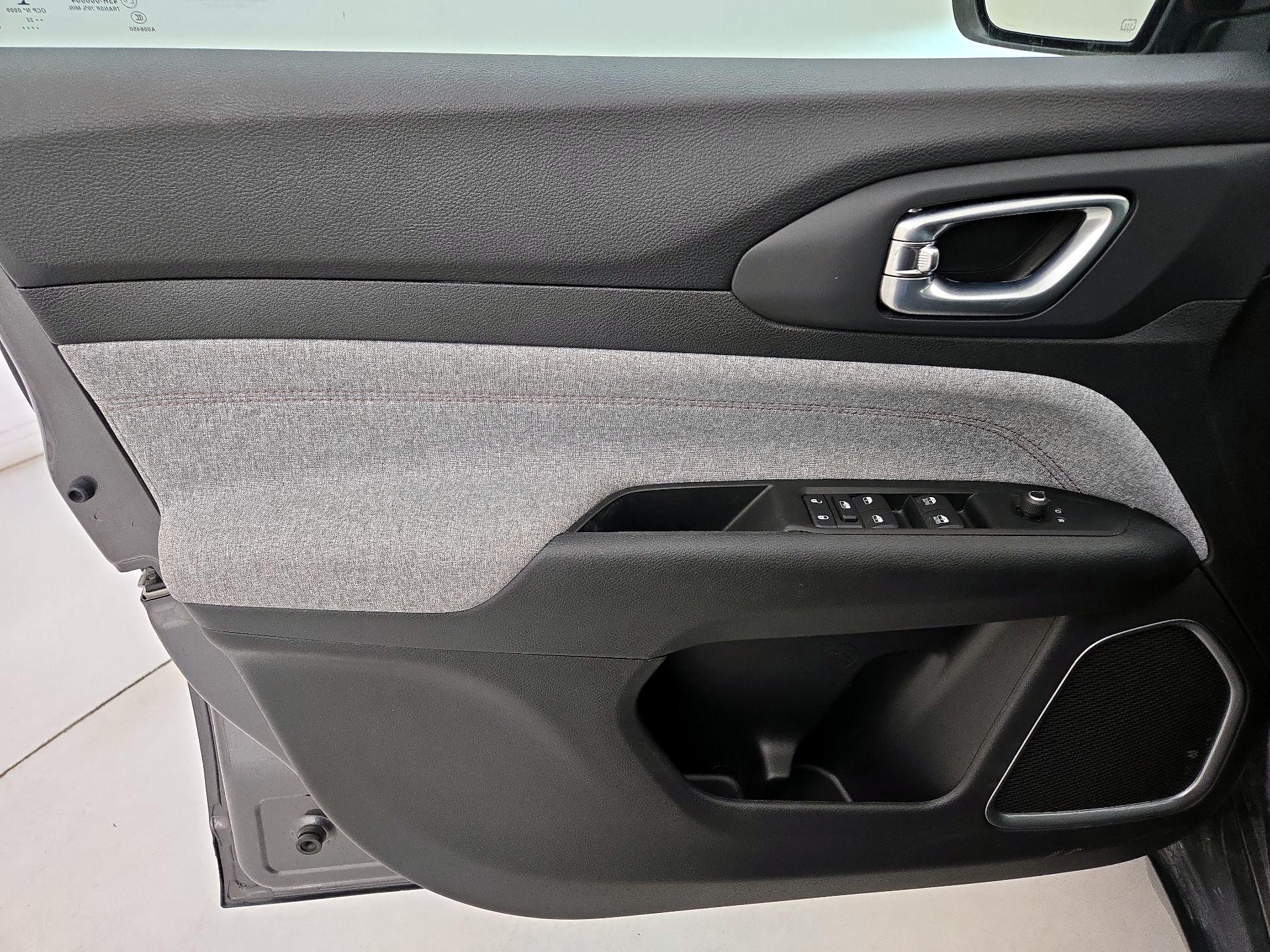 Thumbnail: 2022 Jeep Compass - 12