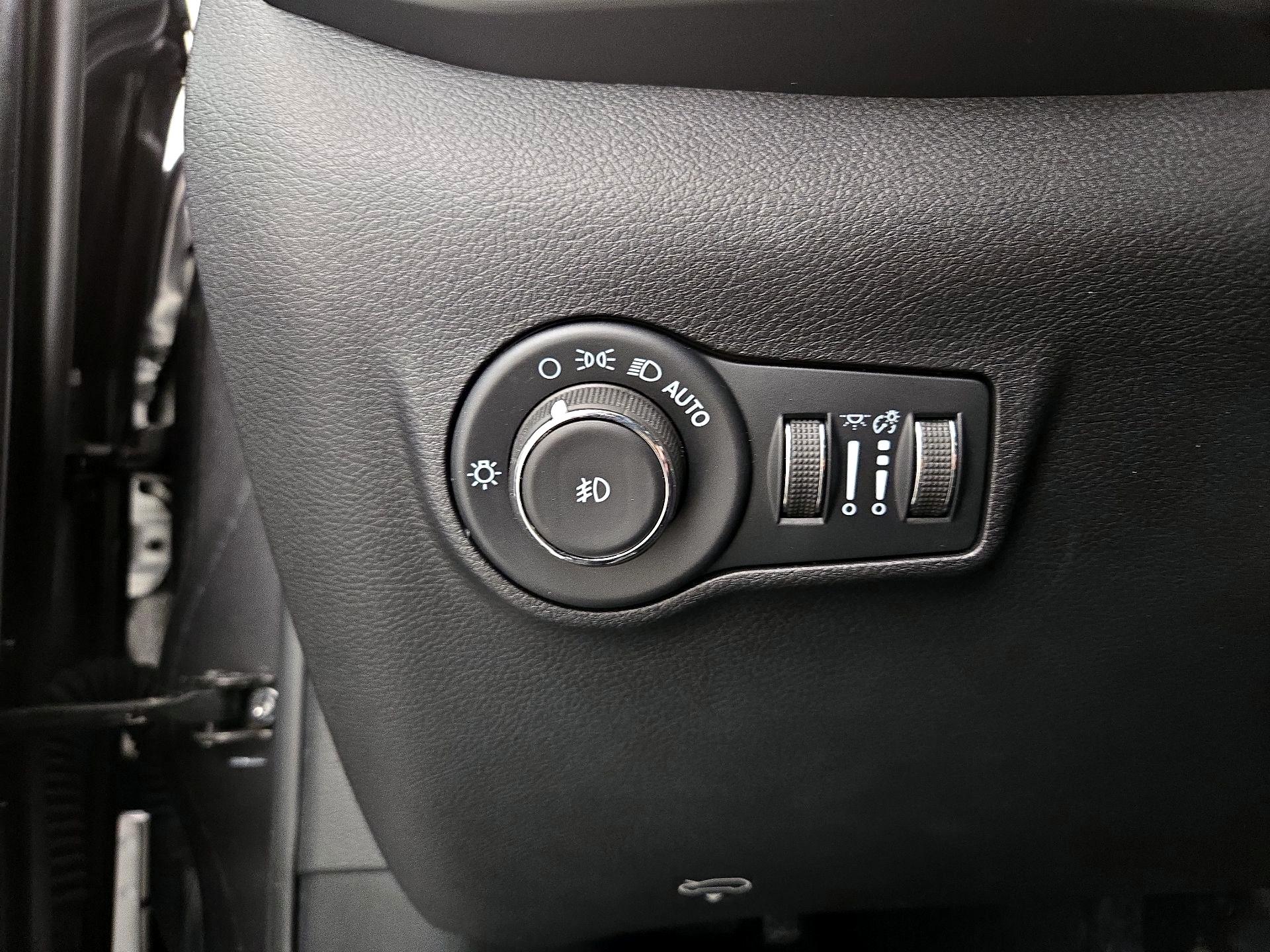 Thumbnail: 2022 Jeep Compass - 13