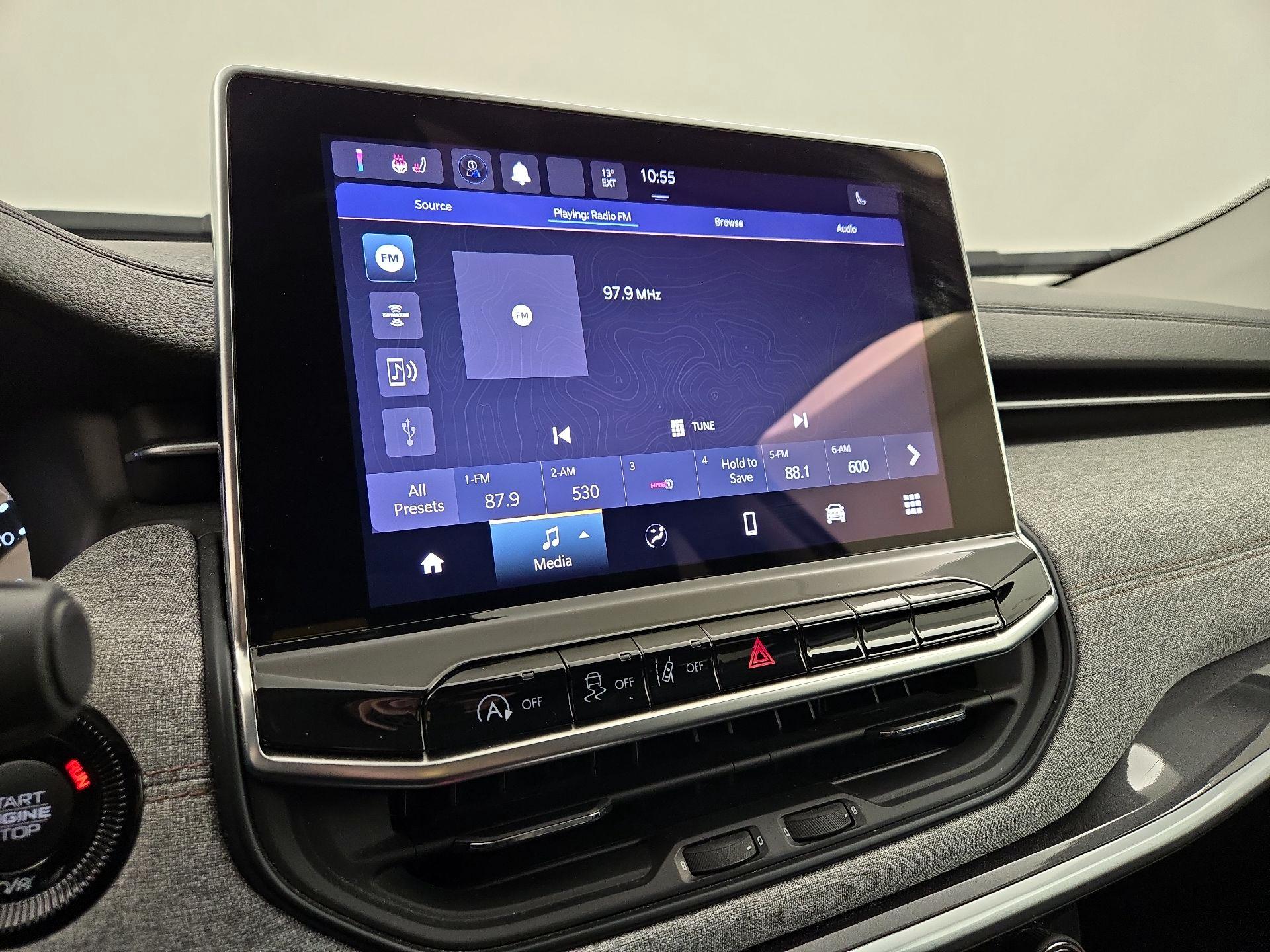 Thumbnail: 2022 Jeep Compass - 15