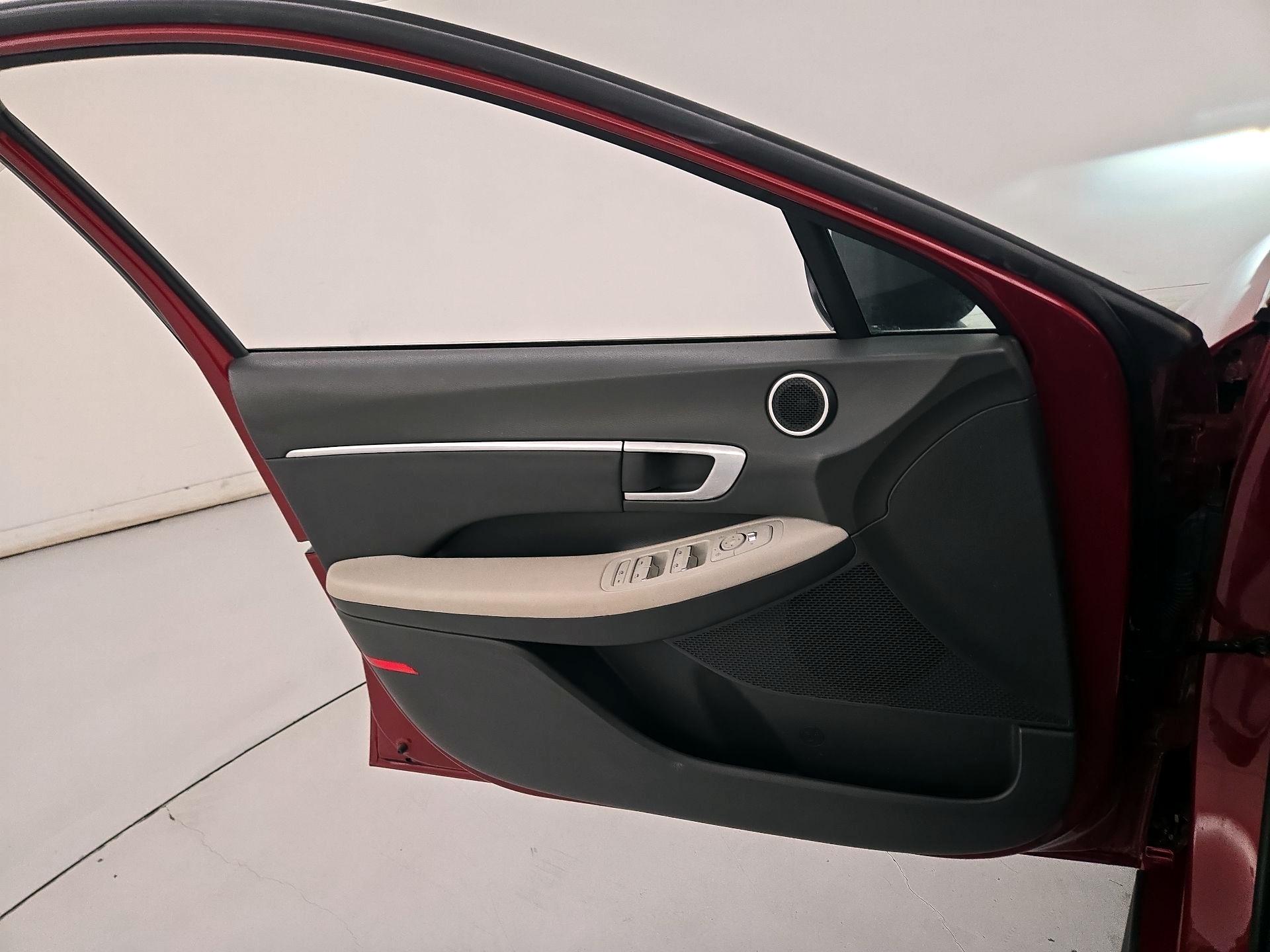 Thumbnail: 2023 Hyundai Sonata - 12