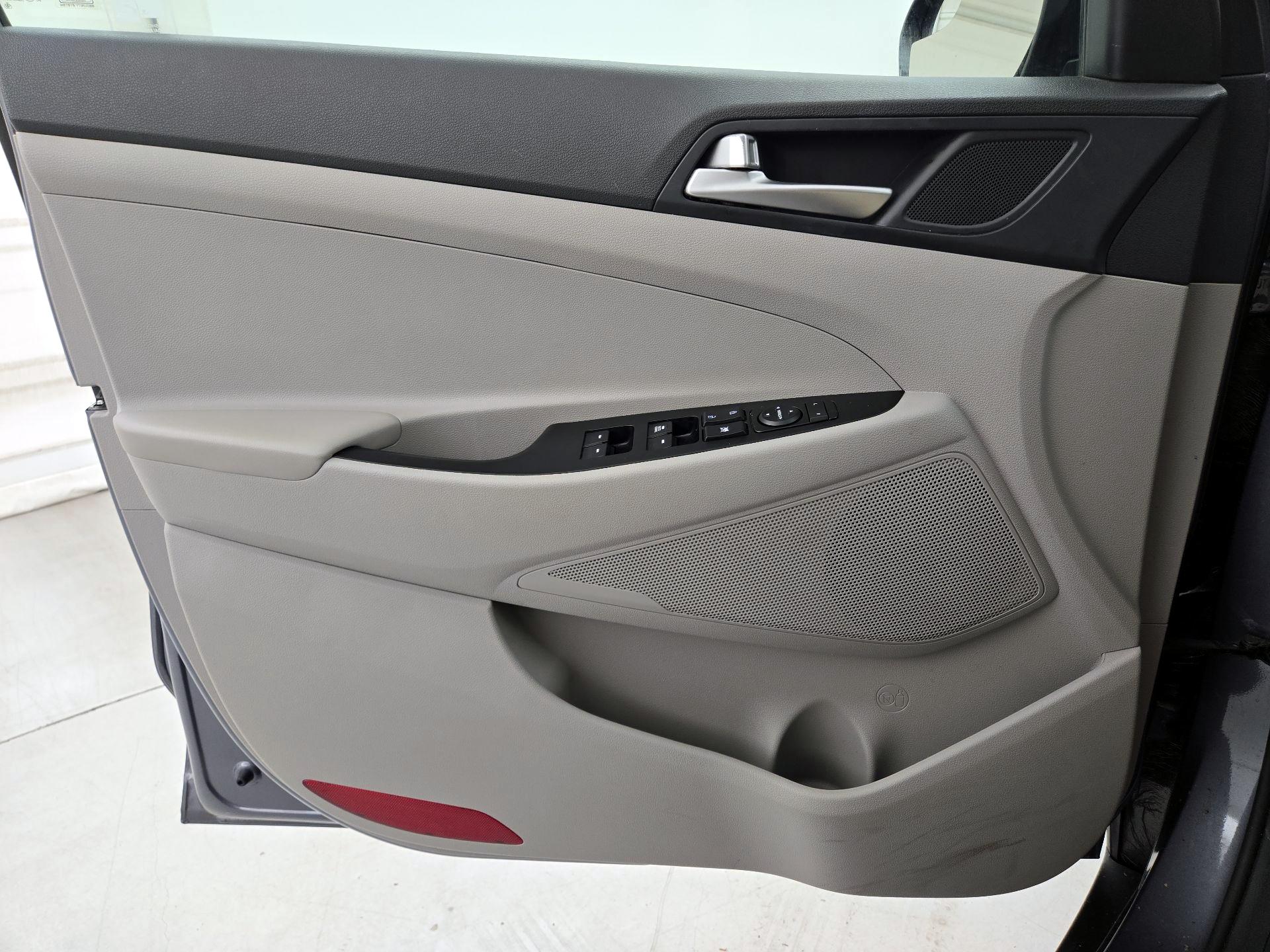 Thumbnail: 2019 Hyundai Tucson - 12