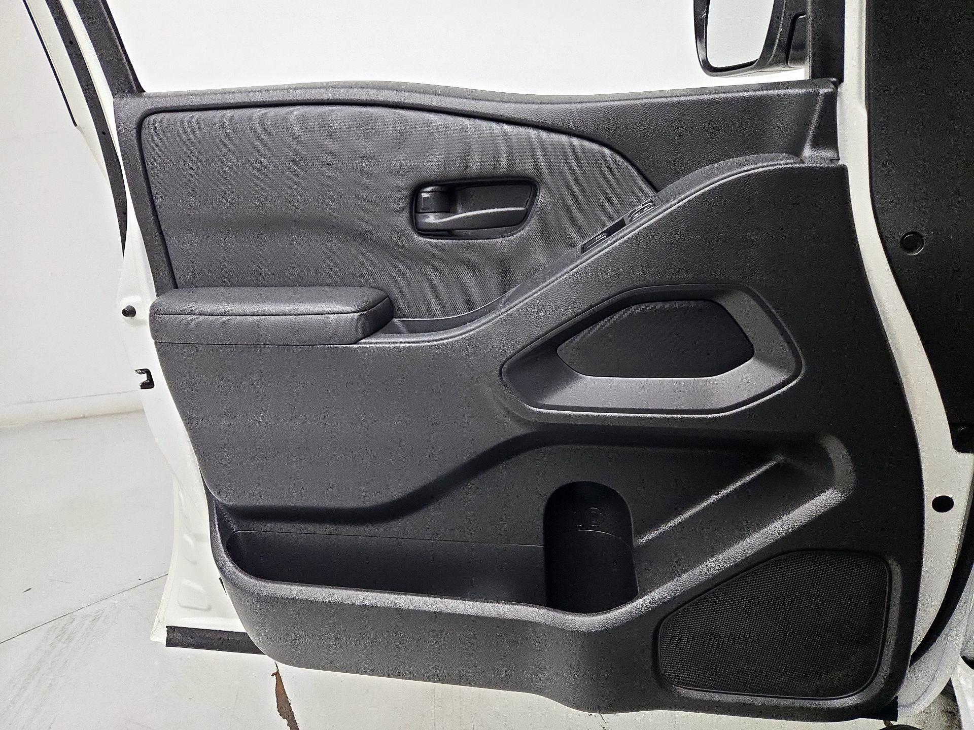 Thumbnail: 2024 Nissan Frontier - 12